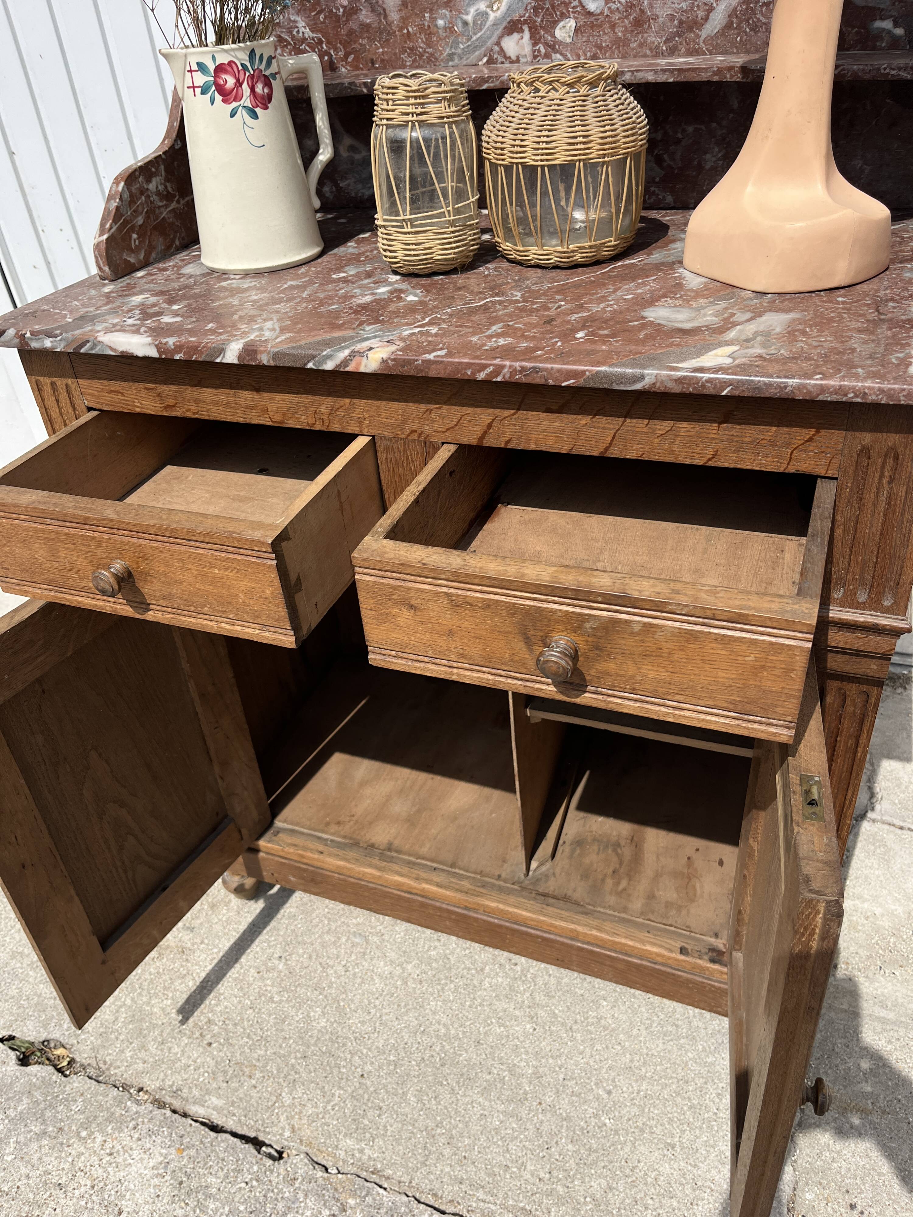 Buffet coiffeuse