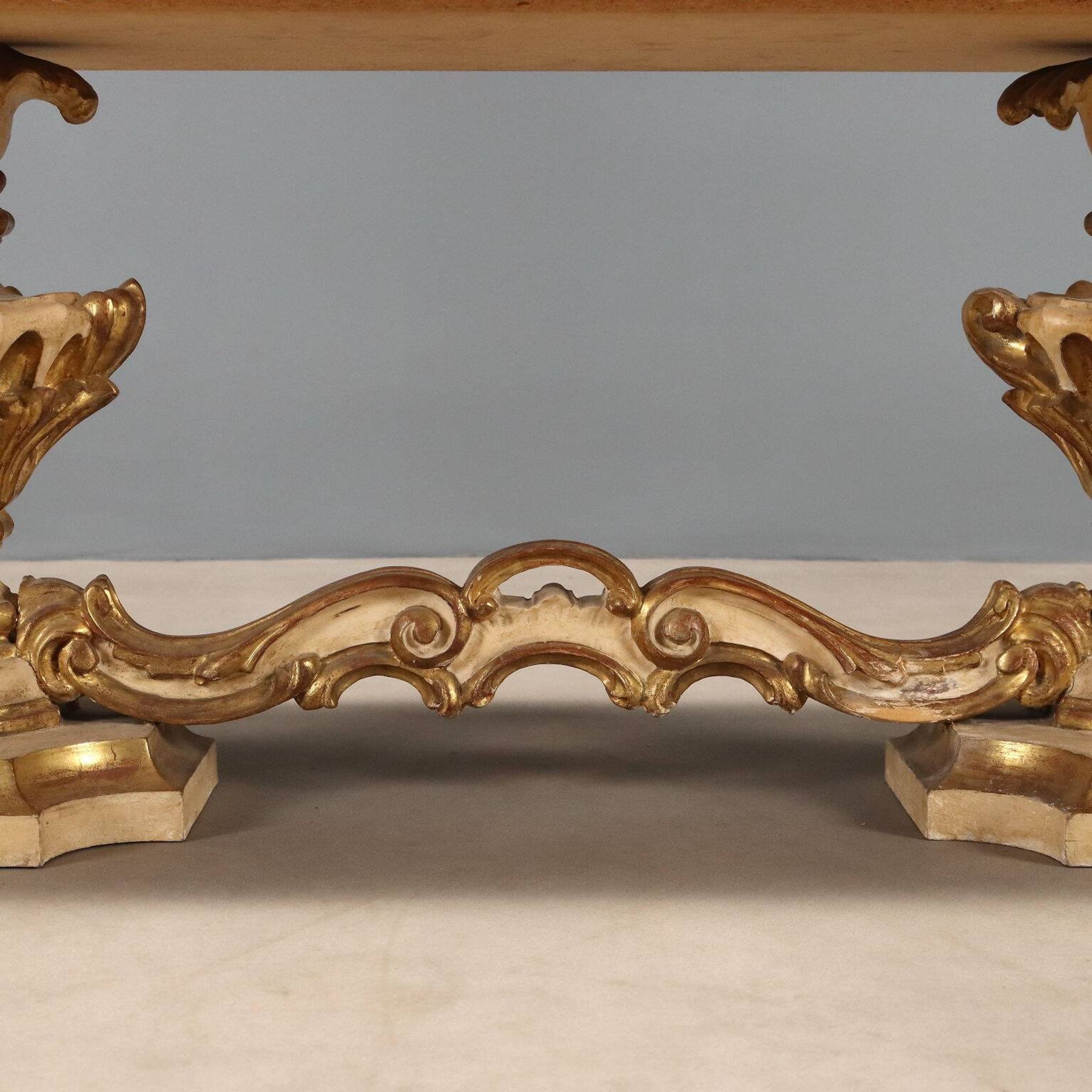 Table basse baroque antique en bois, 19e siècle