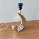 Pied de lampe desing vintage en laiton forme vague