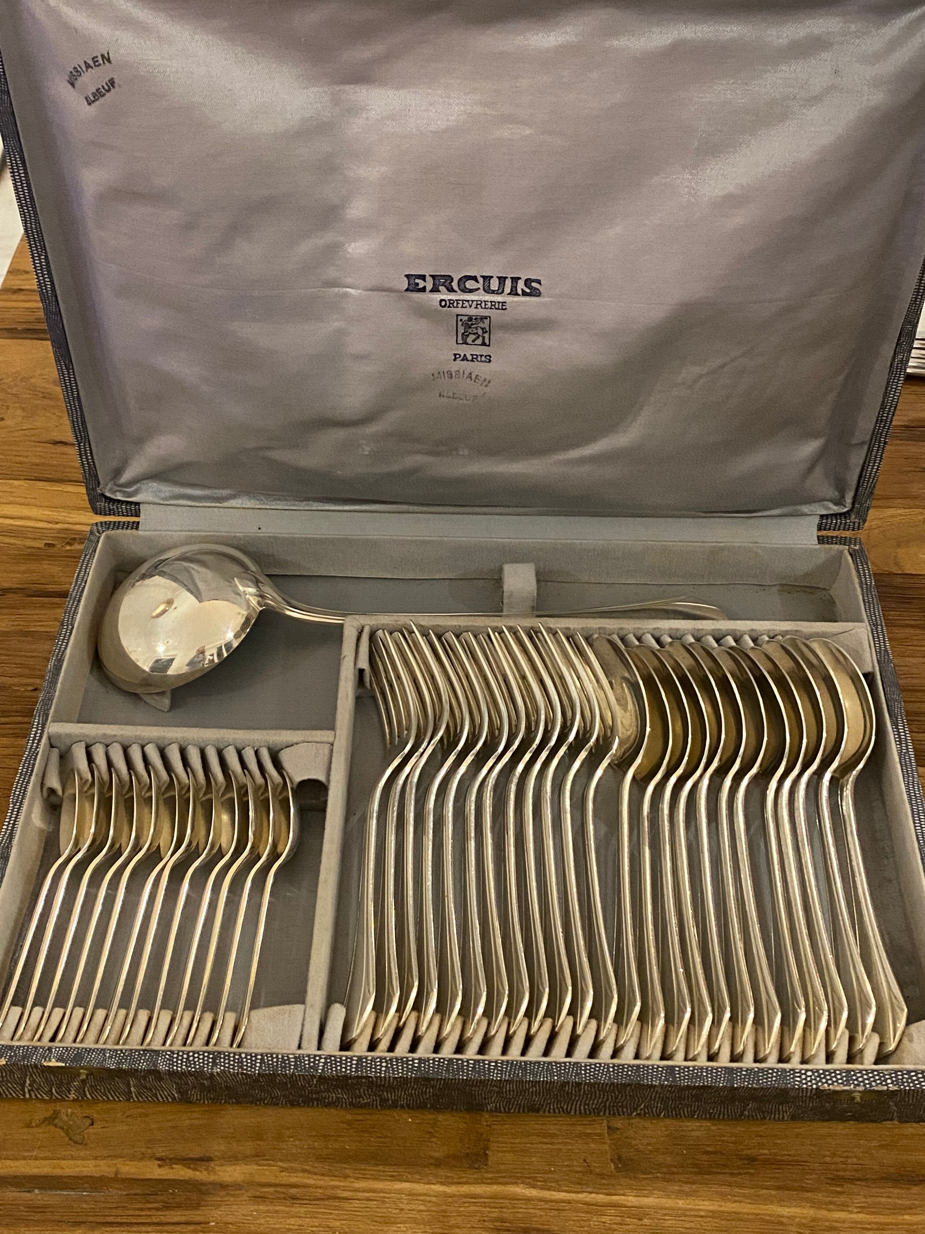 Silver metal household ercuis