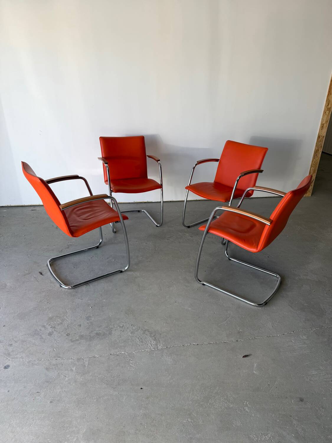 Set of 4 designer chairs by Erik Munnikhof for Leolux in chrome.
