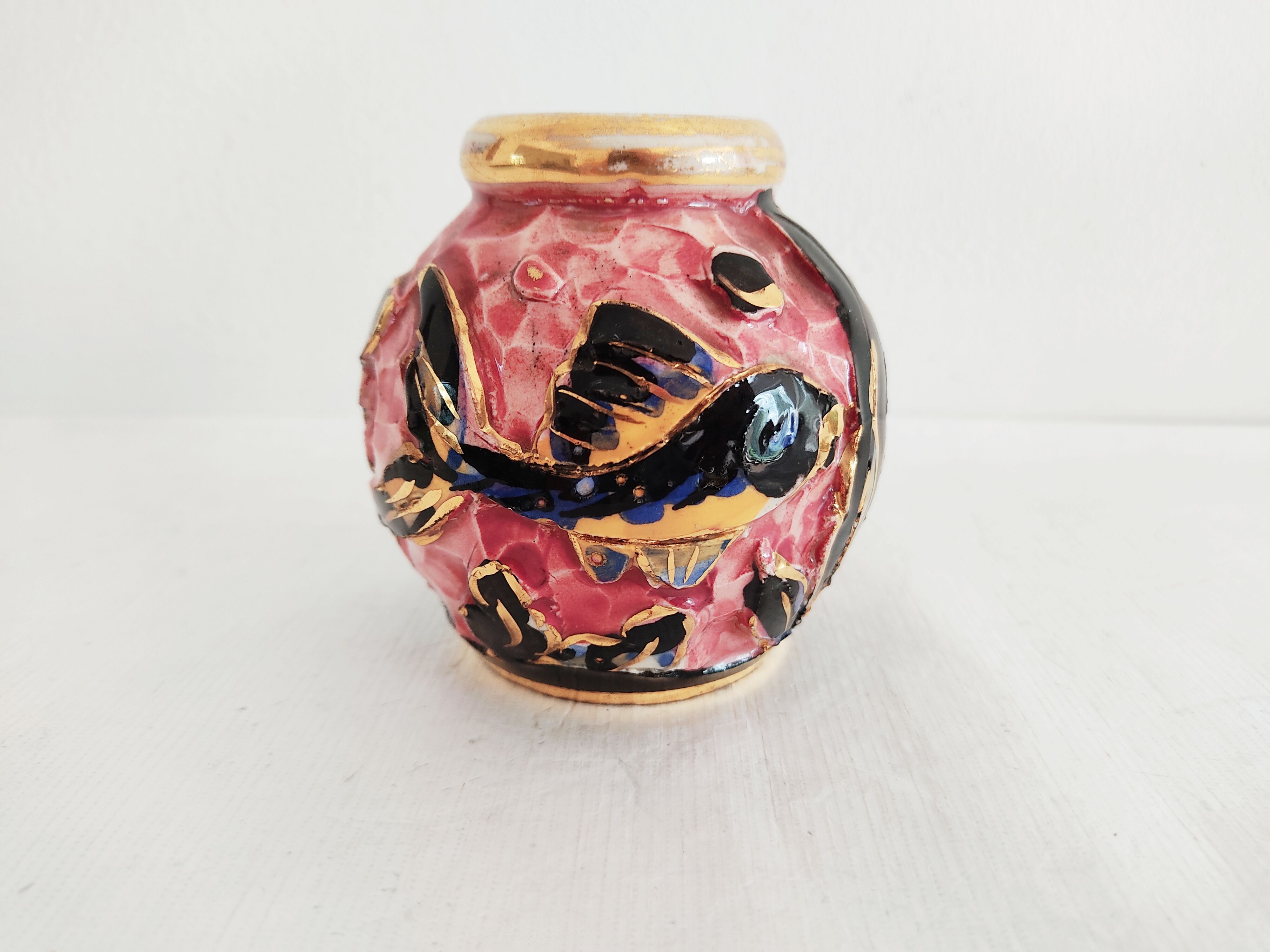 Ceramic vase from Monaco decorated fish