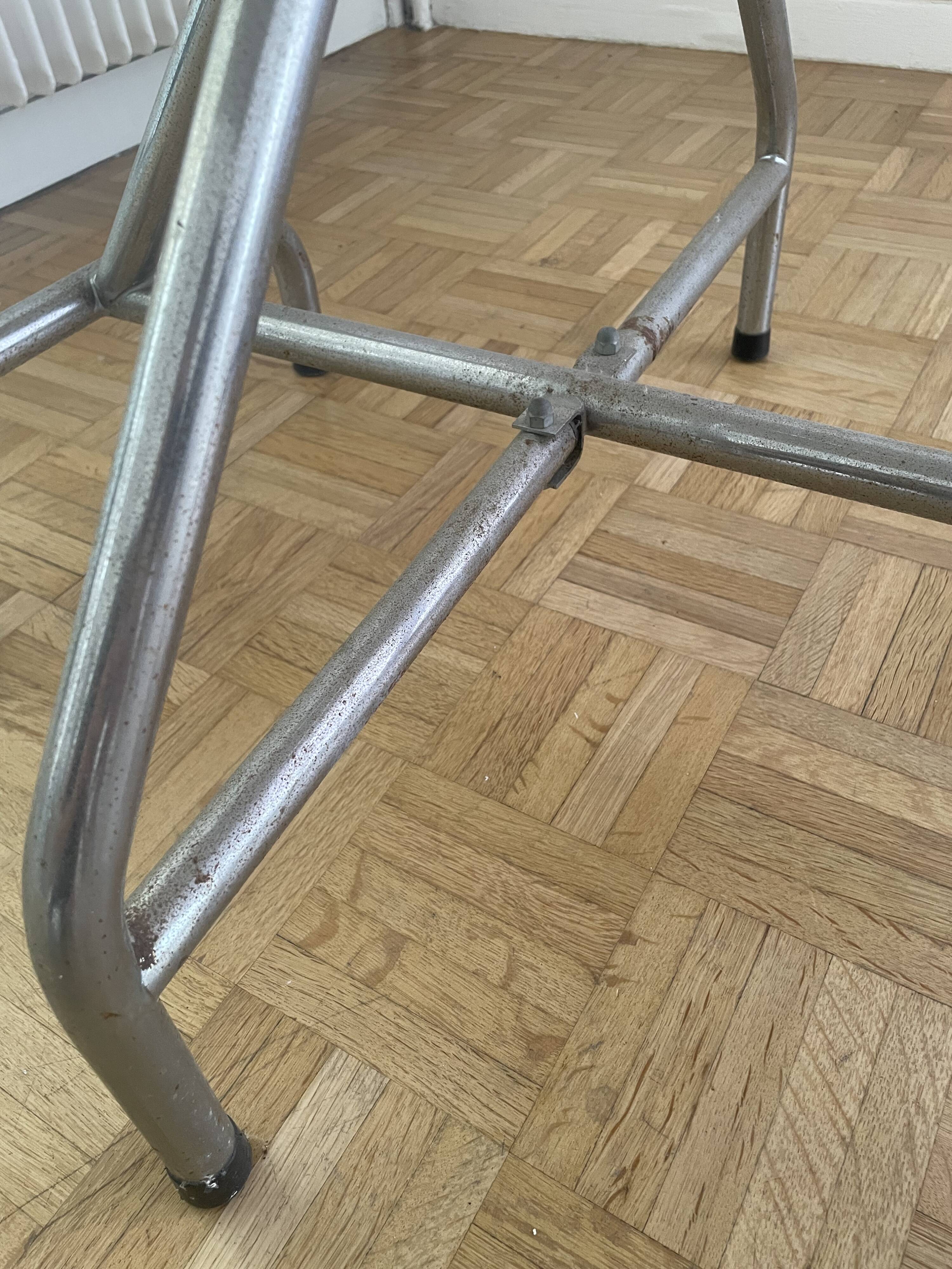 Table de cuisine pliable en formica gris et blanc