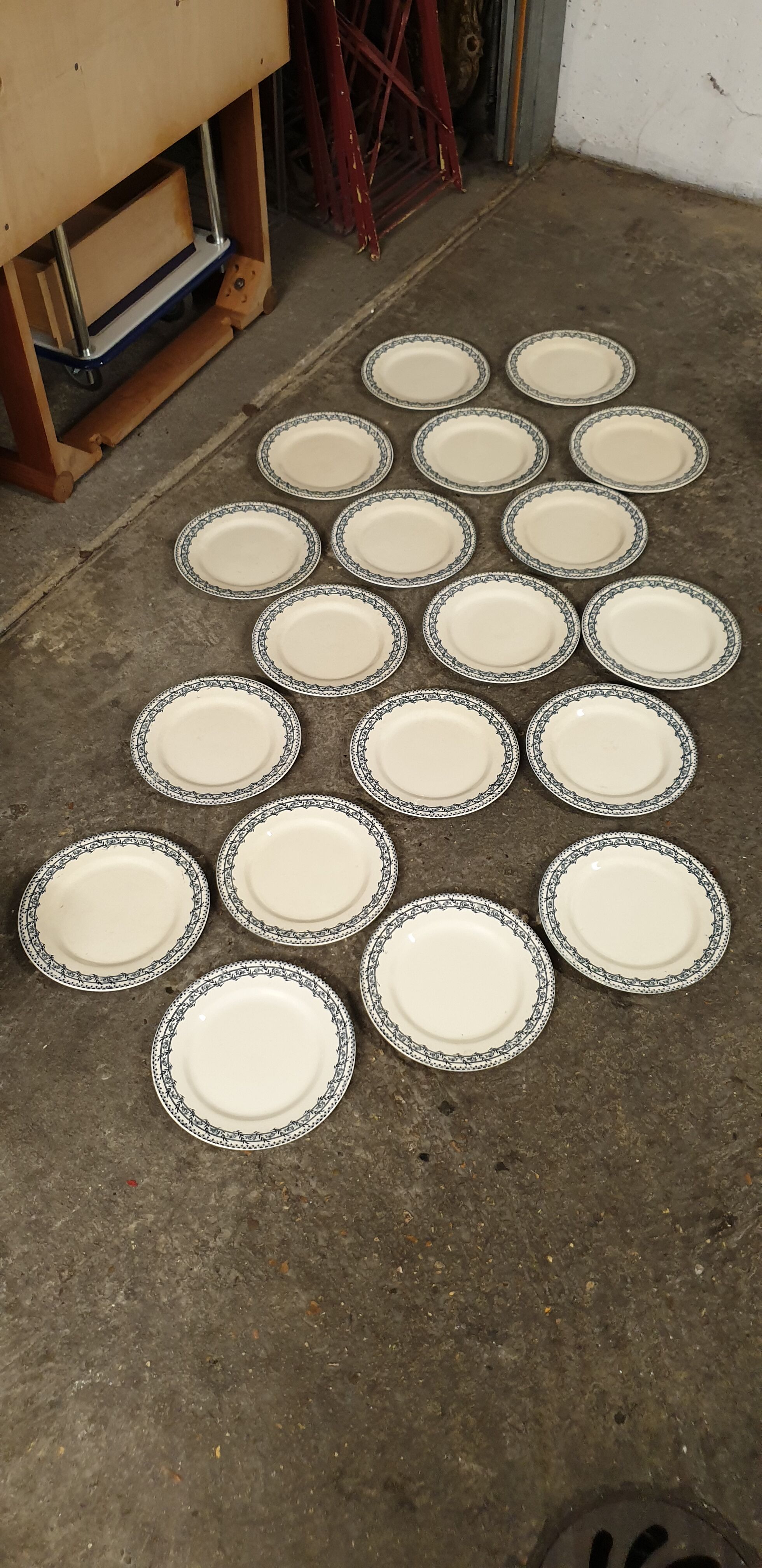 Plates flat iron earth early twentieth century