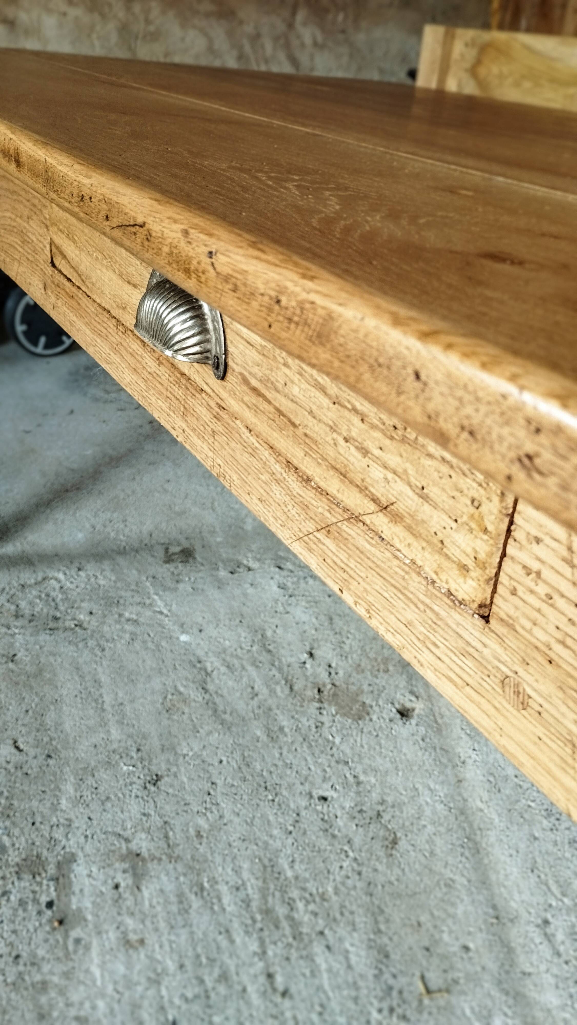 Rustic farmhouse table in solid oak with antique patina finish 200 x 90