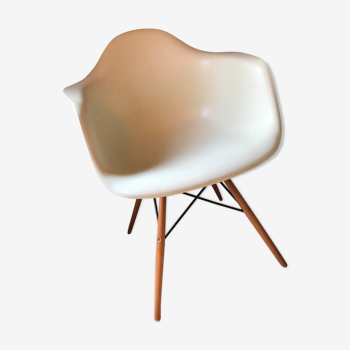 Armchair DAW - Eames plastic armchair - wood foot cream