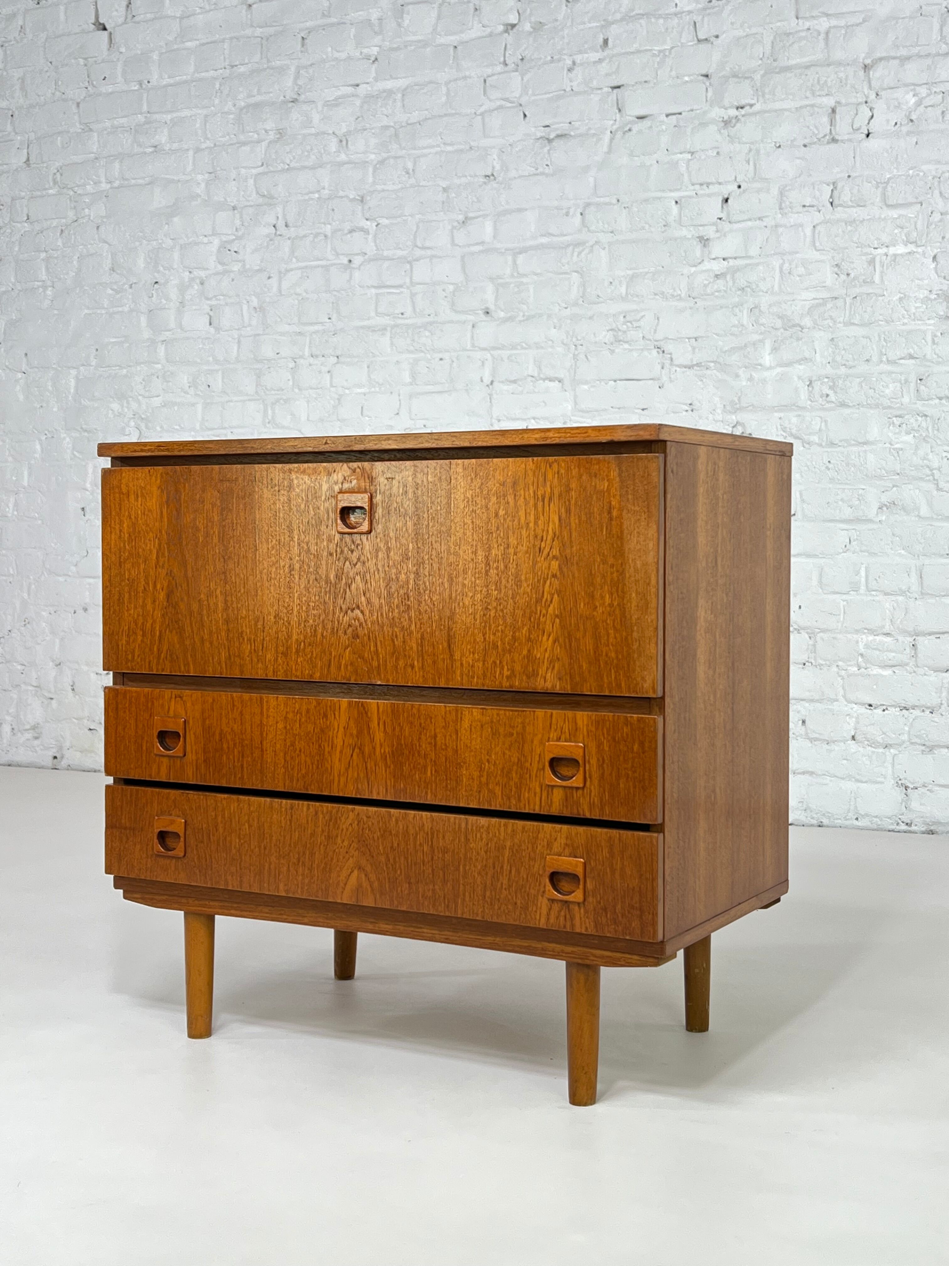 Teak storage cabinet design 50s - 60s