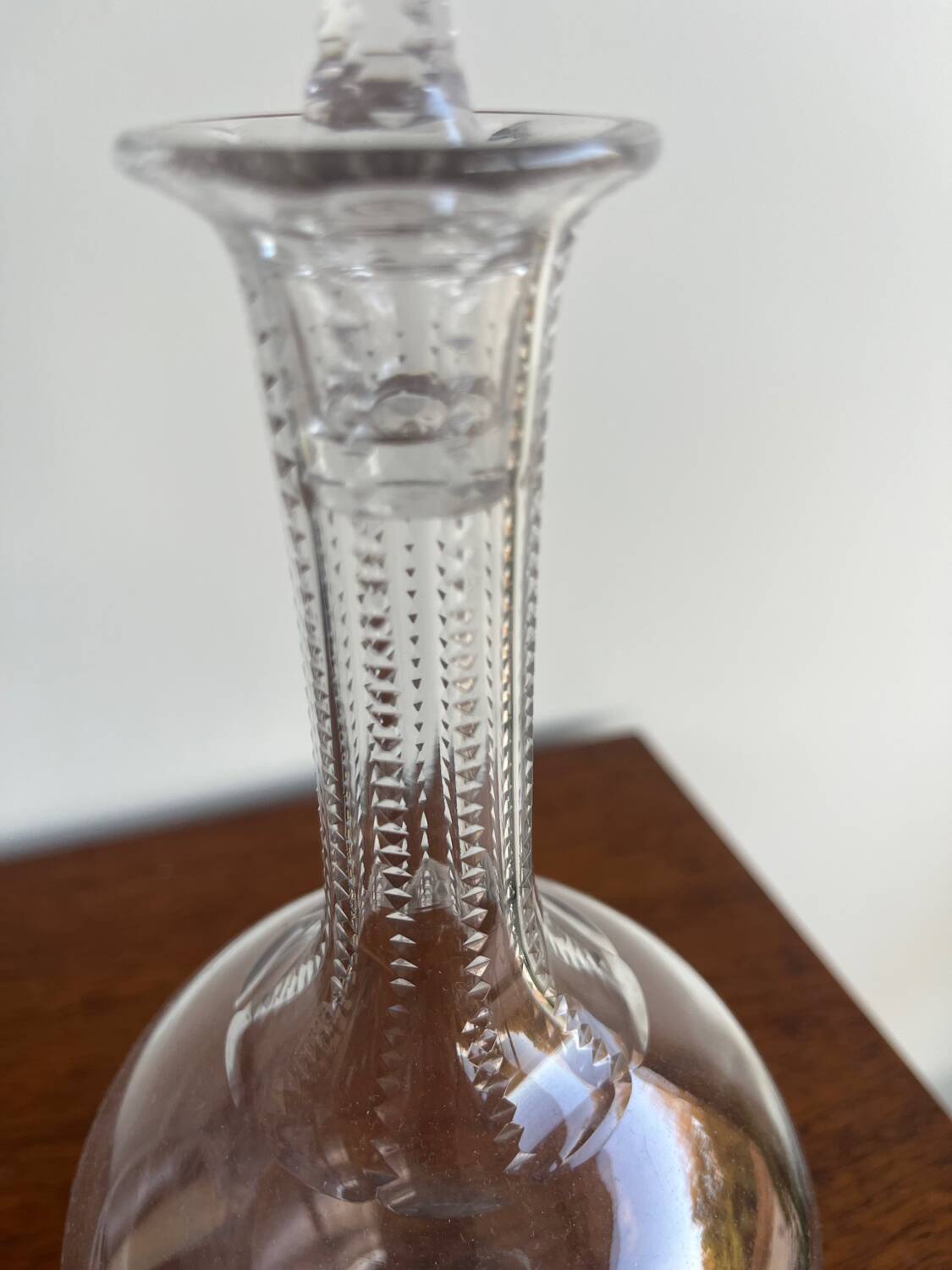 Carafe en cristal Baccarat Monogramee Taille Mousseline.   Catalogue b
