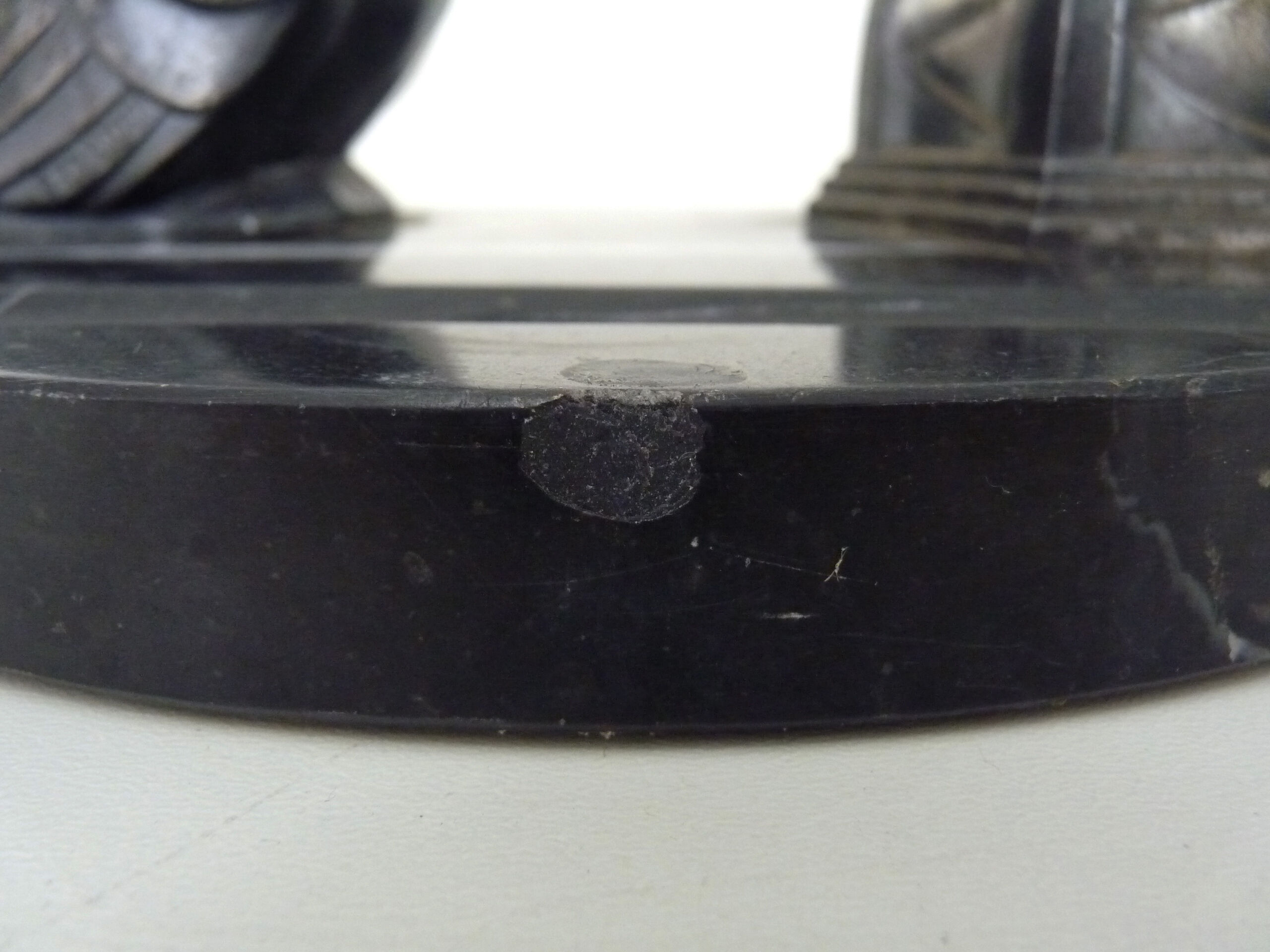 Regulated inkwell and marble signed Franjou pelican art deco