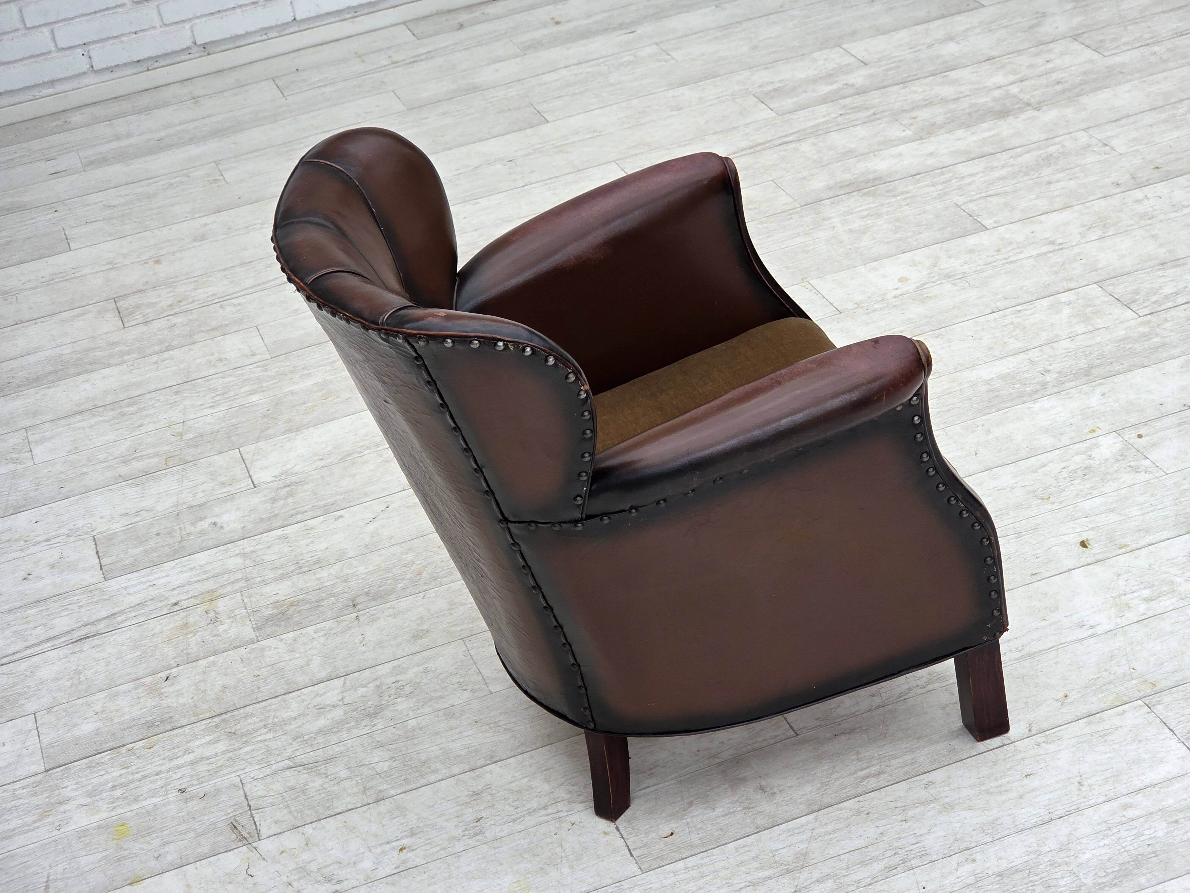 Fauteuil danois des années 1930, cuir marron, velours.