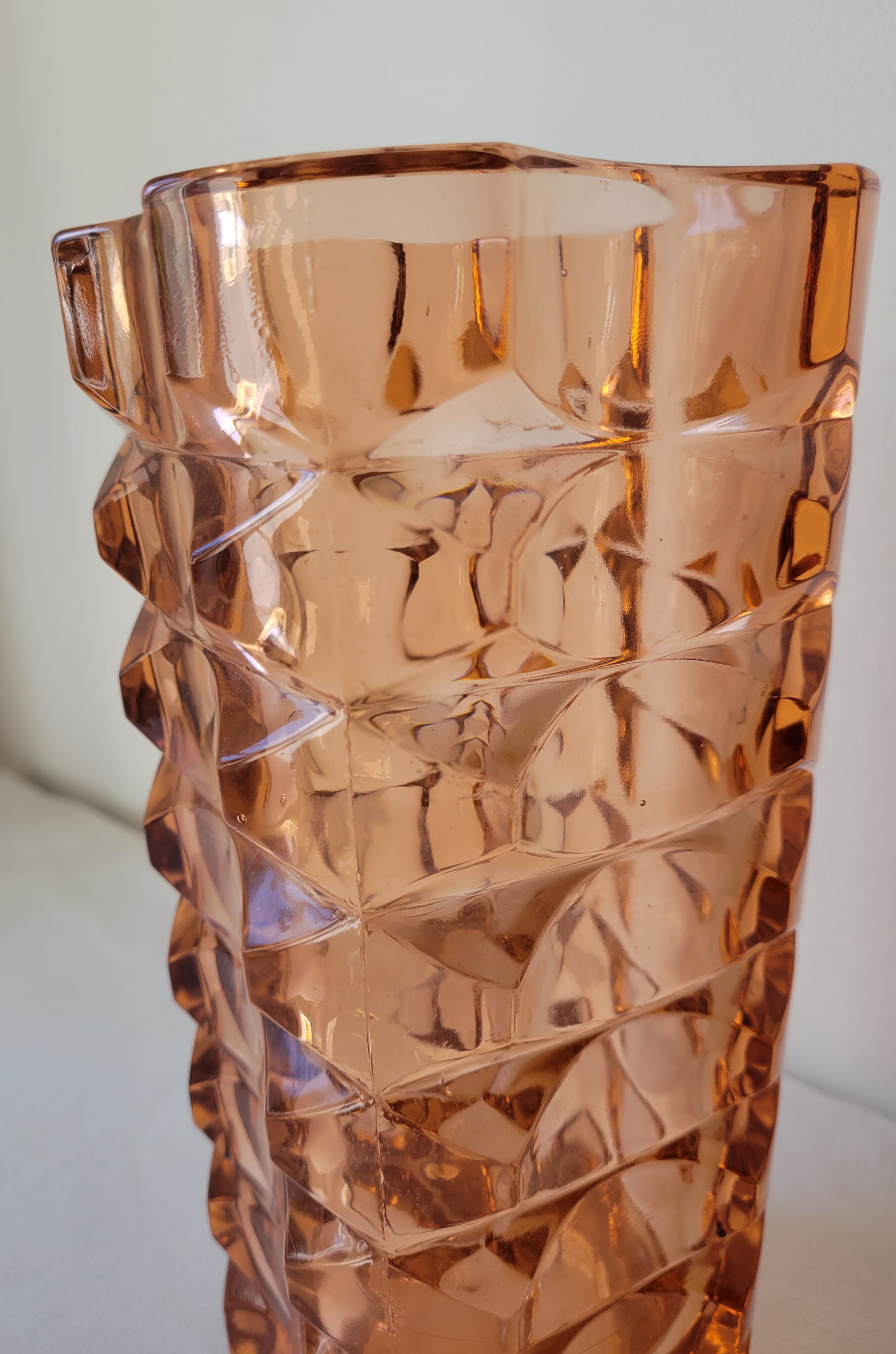 Windsor Rosaline Vase by Luminarc