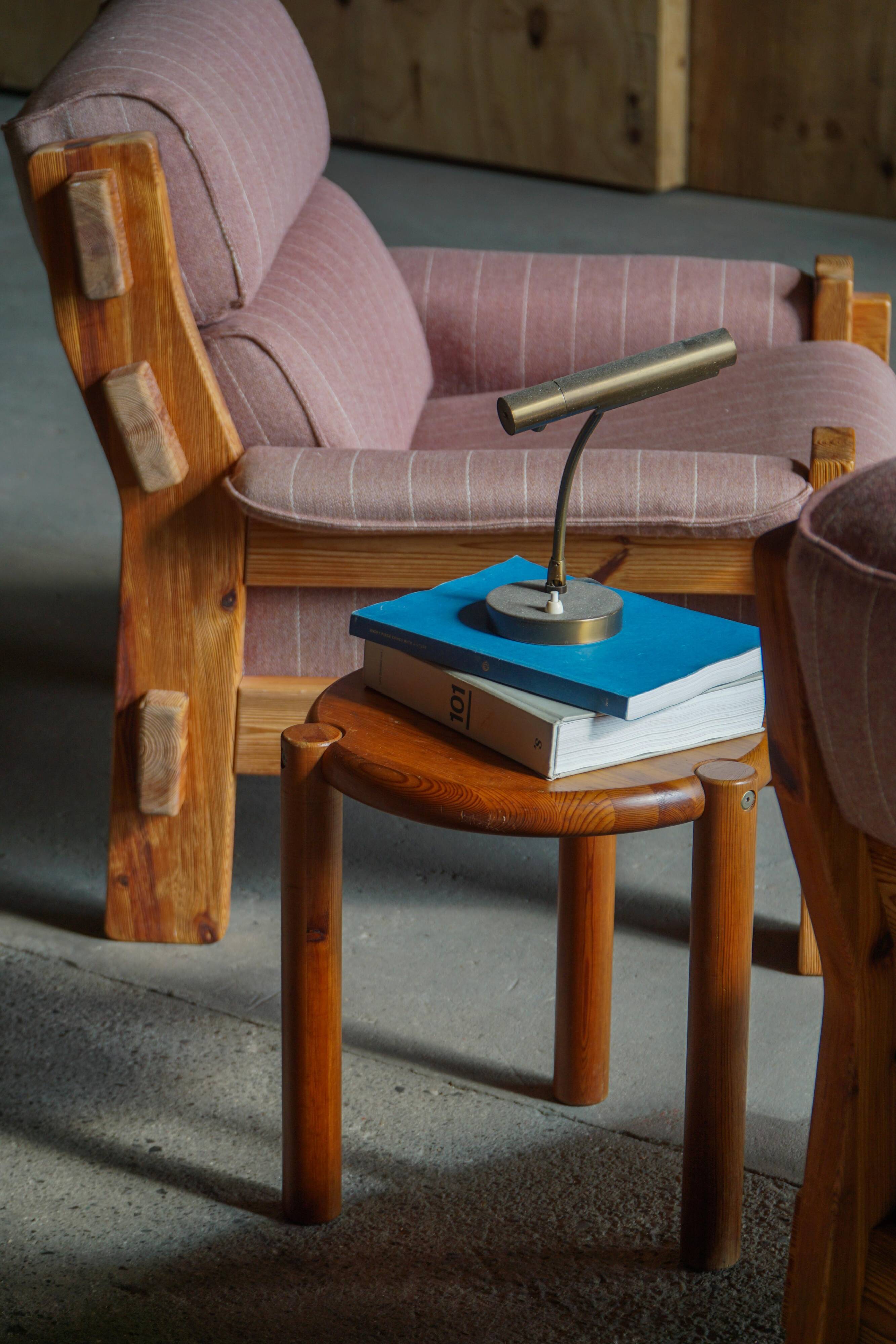 Modern Scandinavian tripod stool from the 20th century with a circular seat, 1970s.
