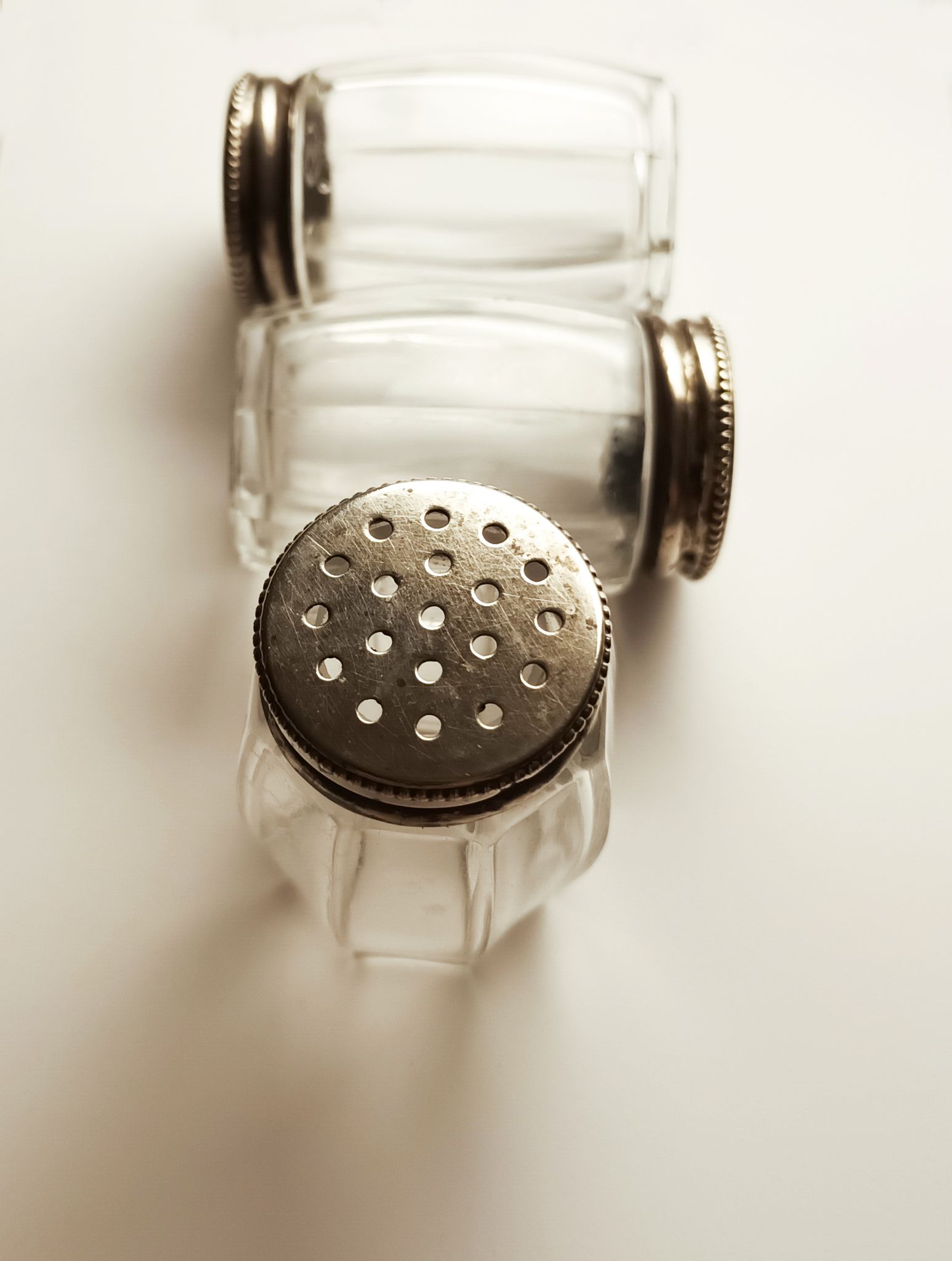3 crystal and metal salt shakers