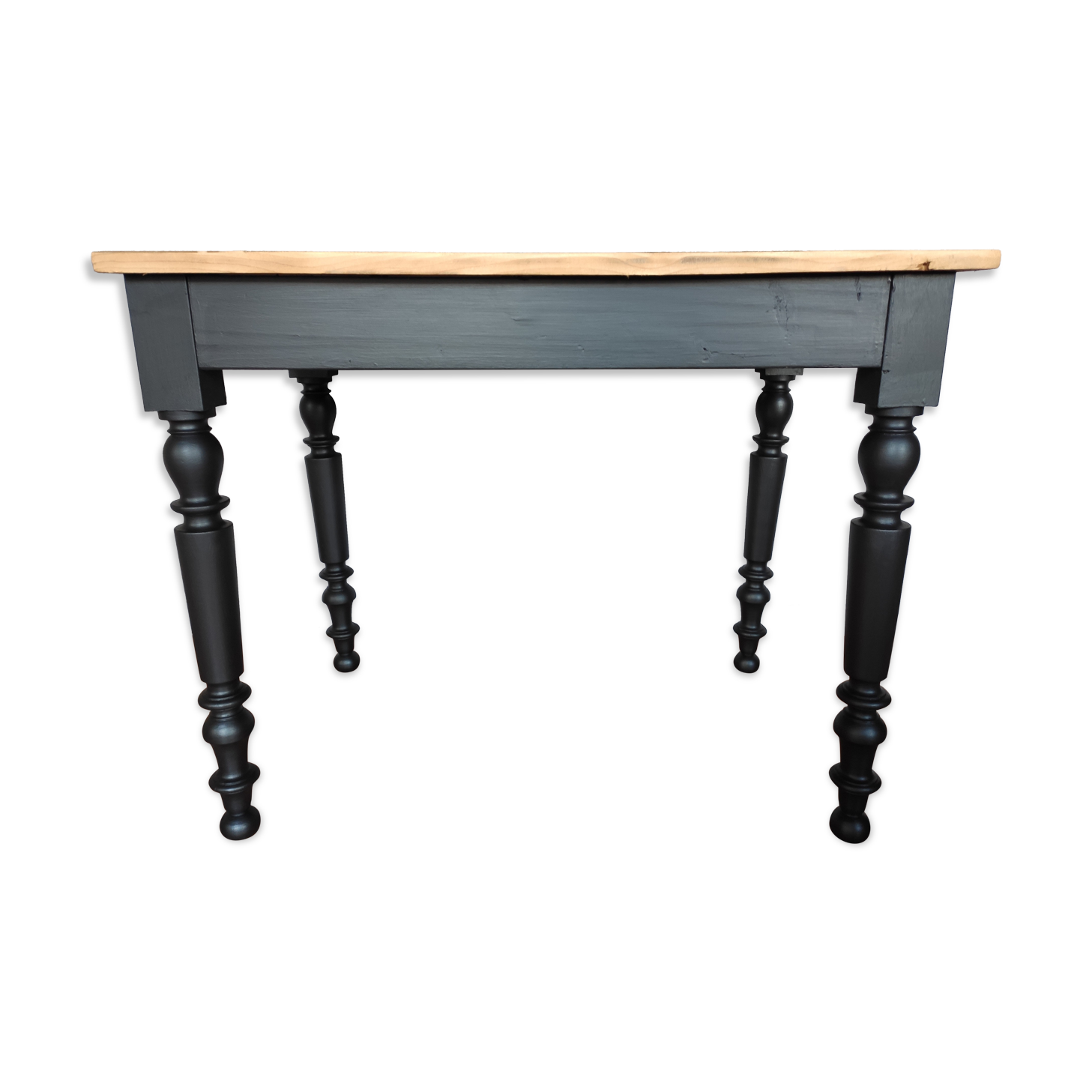 Farm table