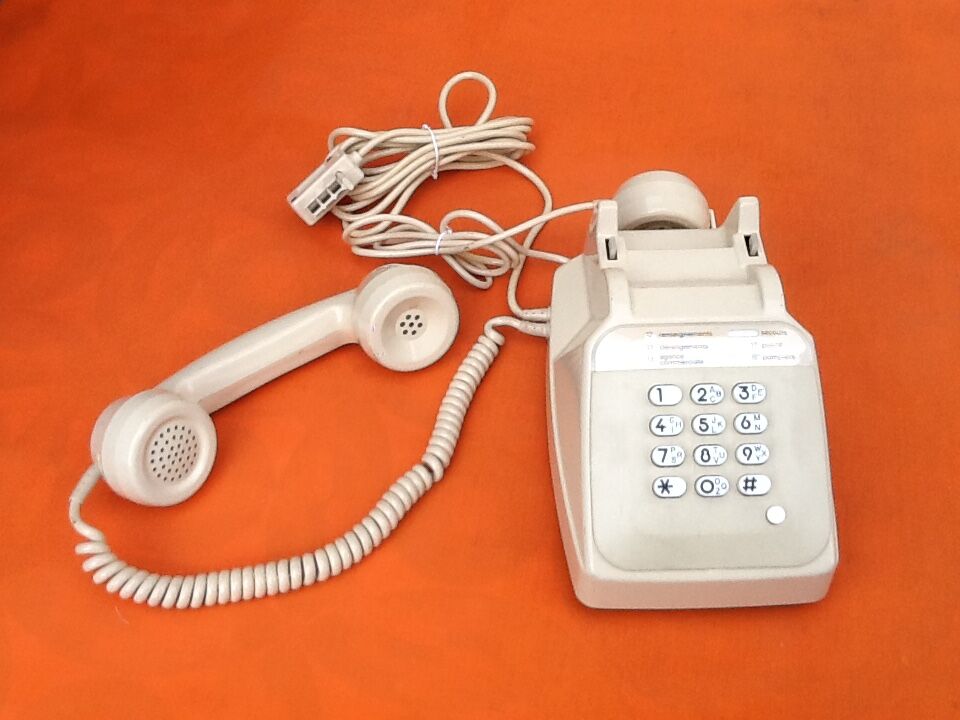 1980s Socotel Model S63 touch-tone phone Made in France