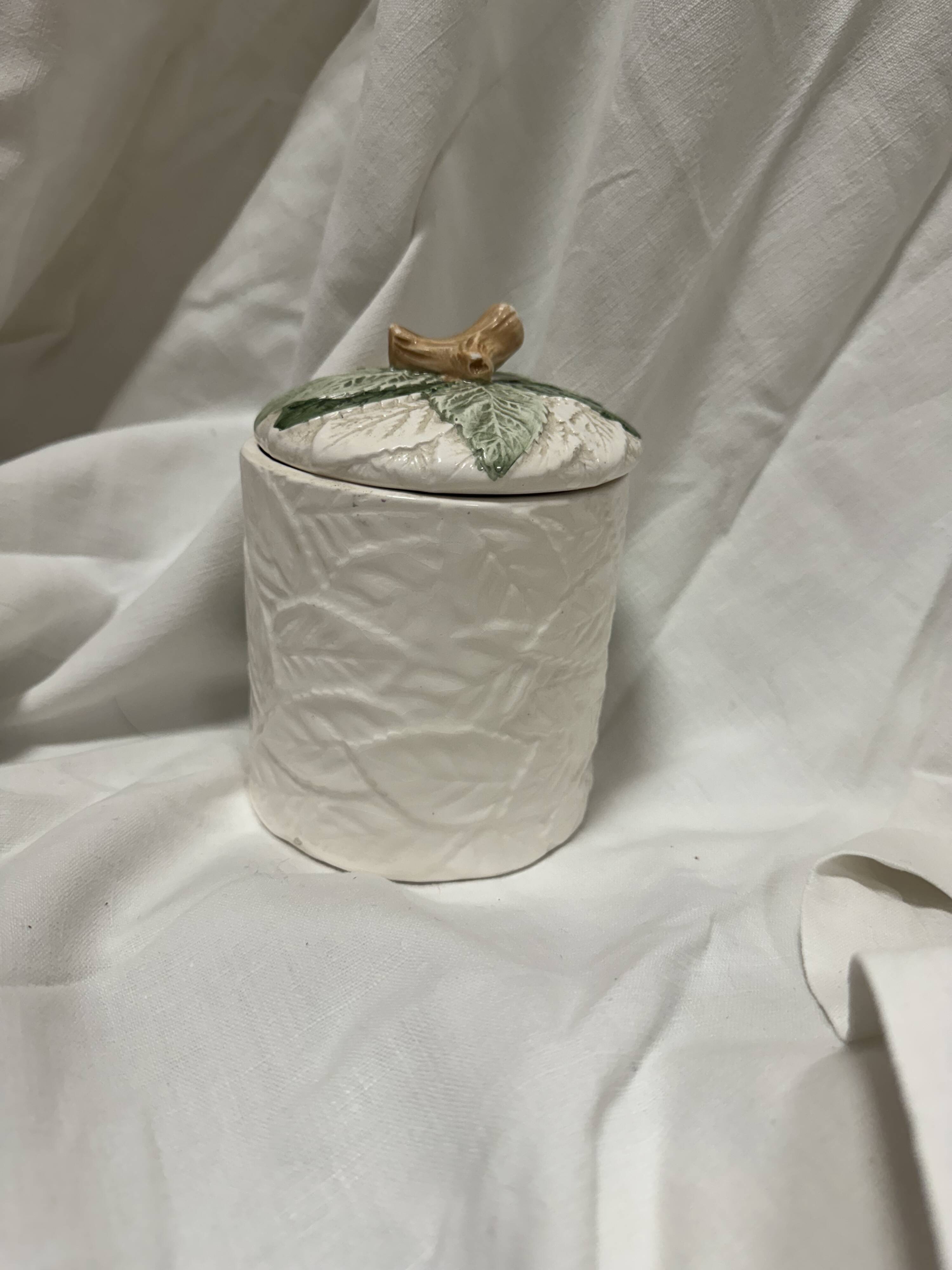 Vintage 80s slip pot