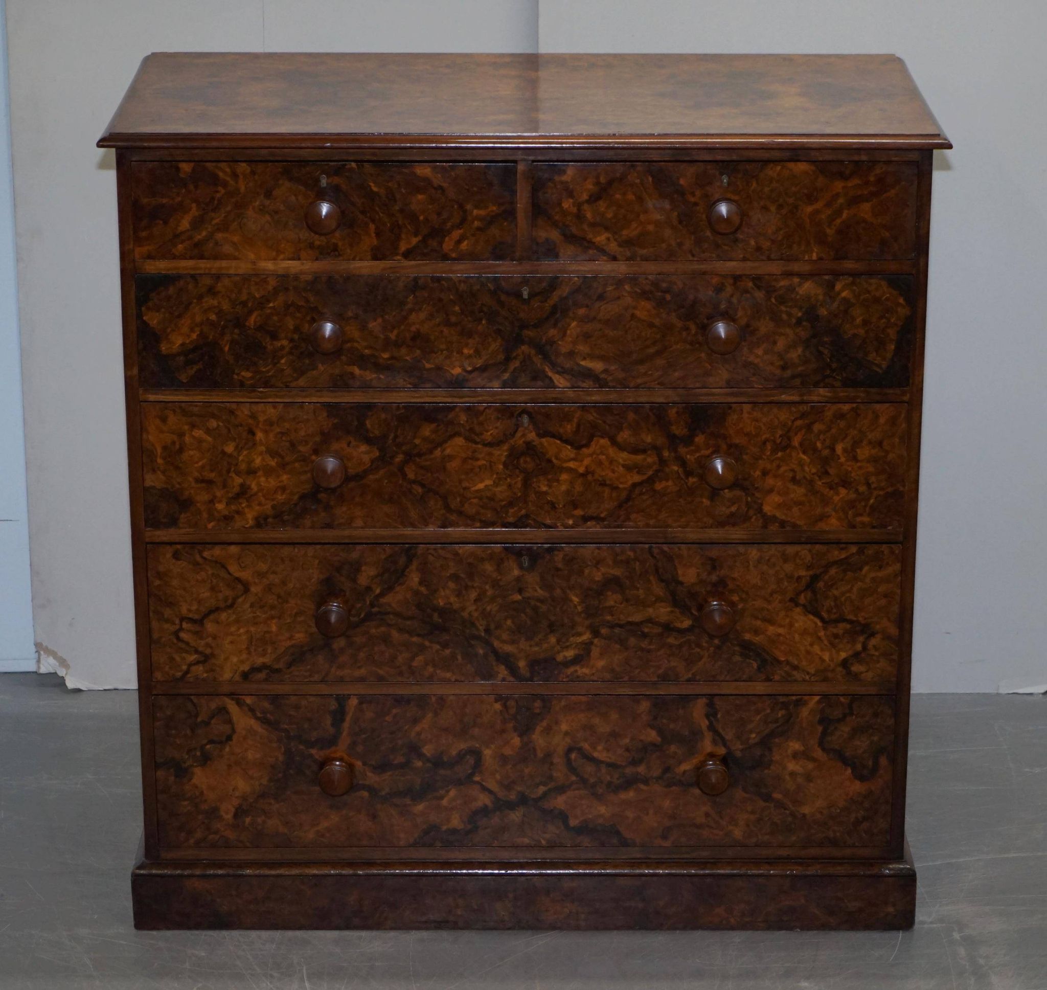 Commode militaire Howard & Son 1881 par Sir C Pigott