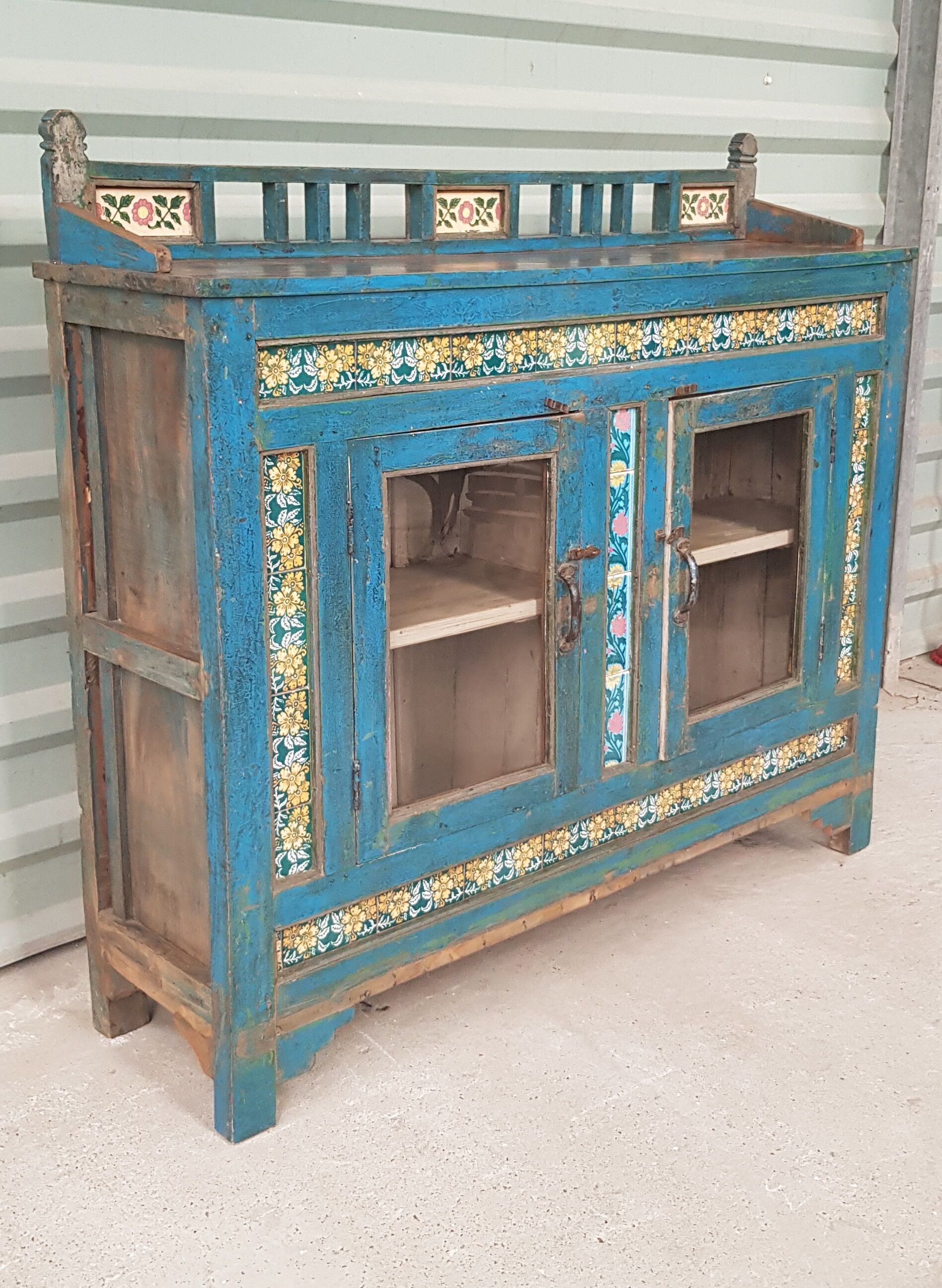 Buffet  in solid teak