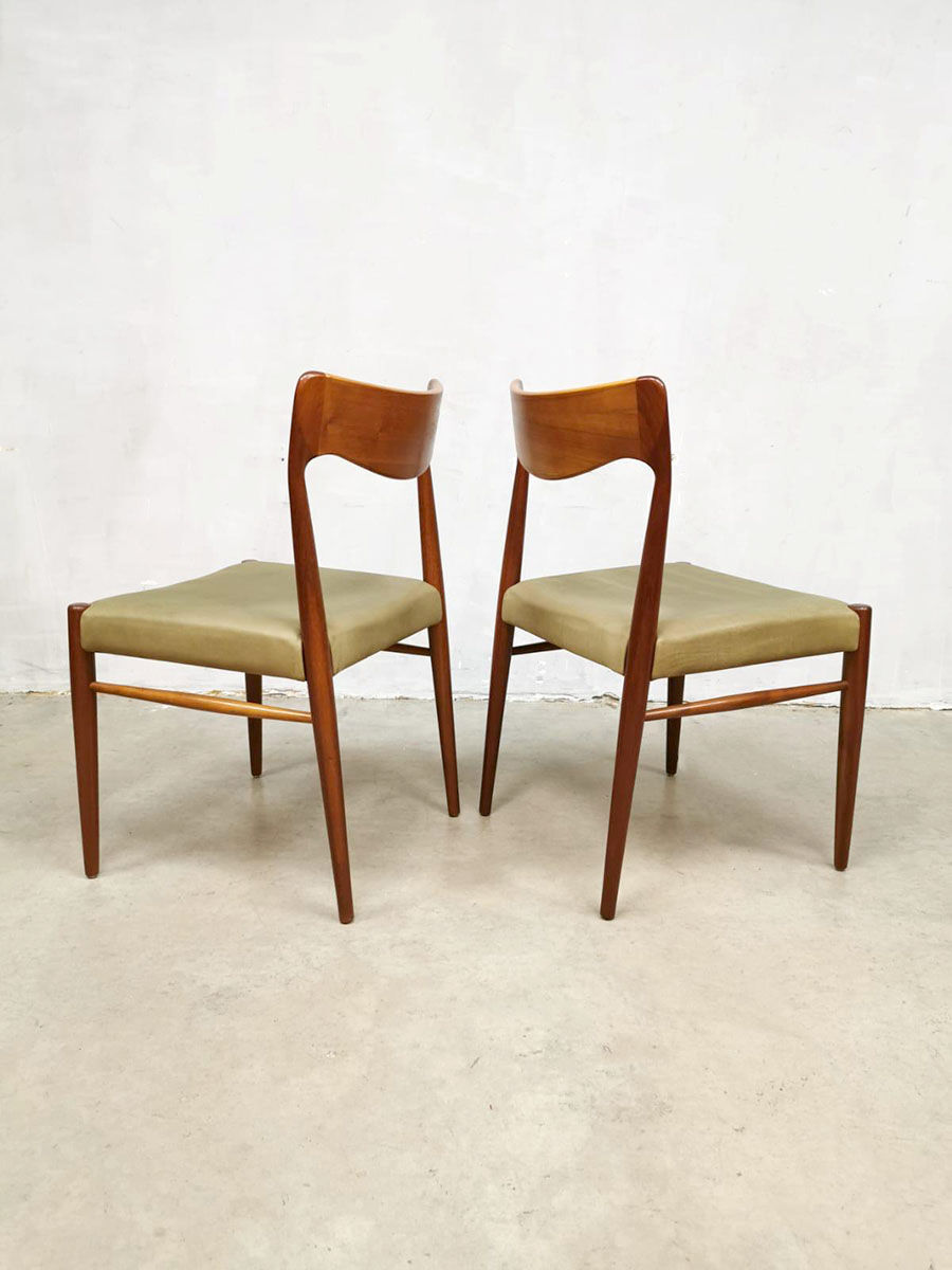 Set of 4 Danish chairs Niels O. Møller for J.L. Møller møbelfabrik