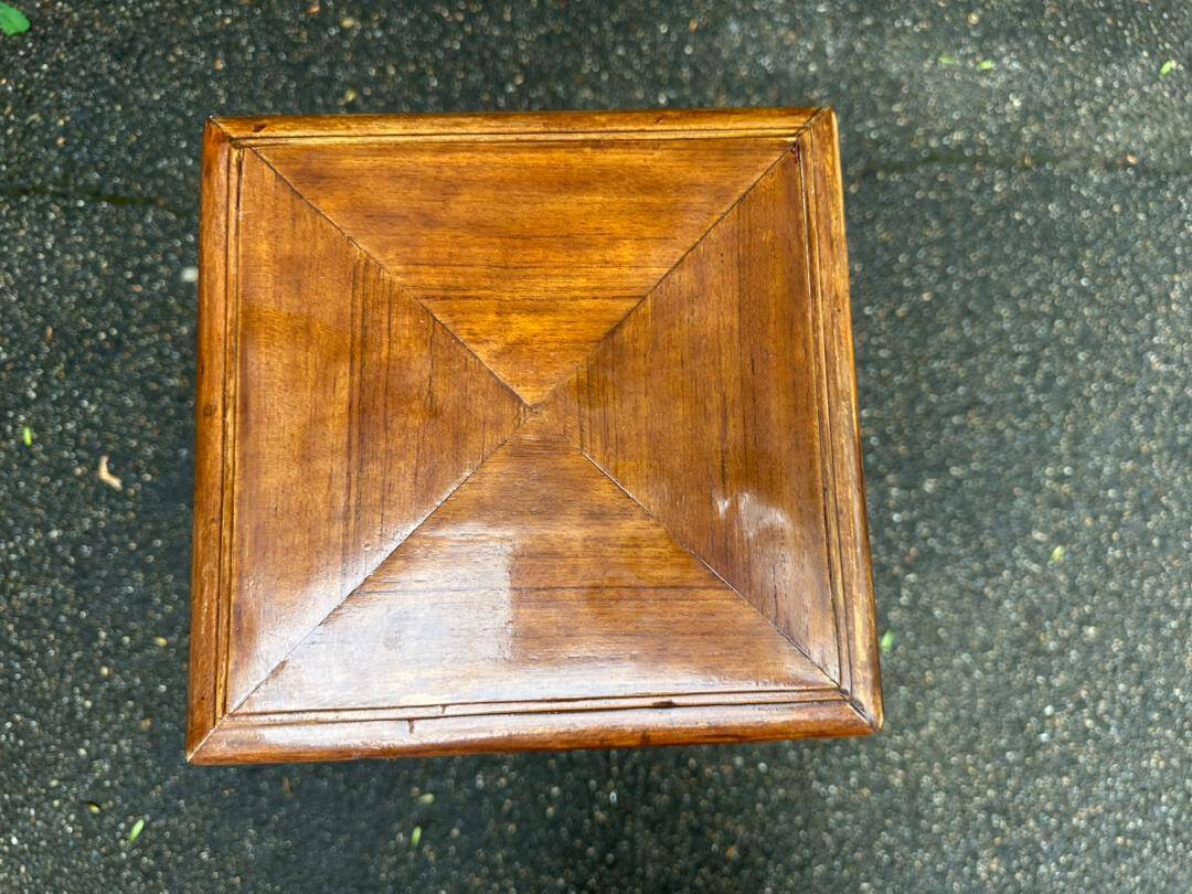 Art Nouveau shelf unit in solid wood from the 20th century.