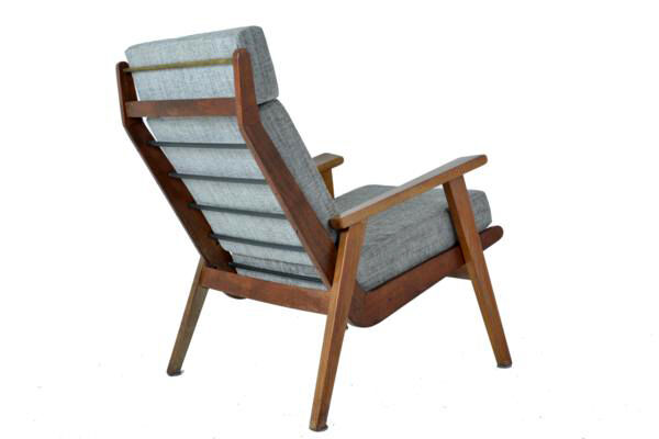 Chair model lotus designer Rob Parry edited by Gelderland