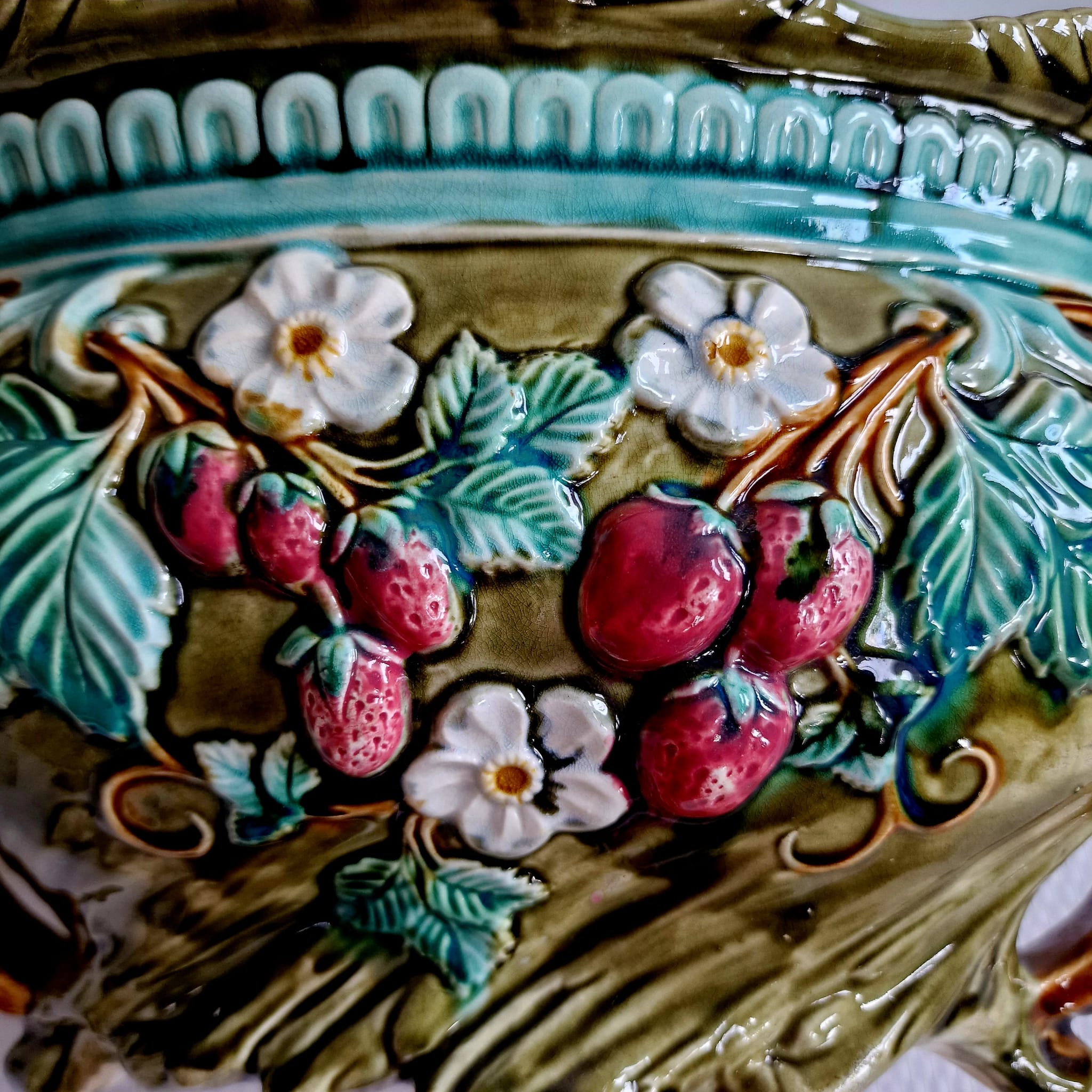 Onnaing planter in Majolica floral pattern with strawberry-shaped accents - France 1900