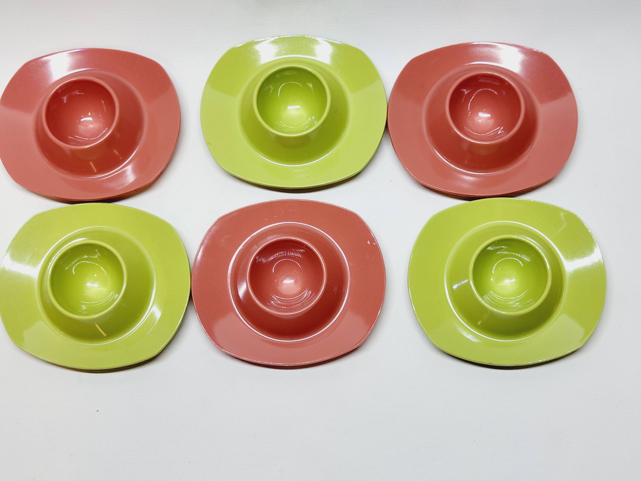 6 vintage plastic egg cups 1960s Schumm Plastic Style new in box