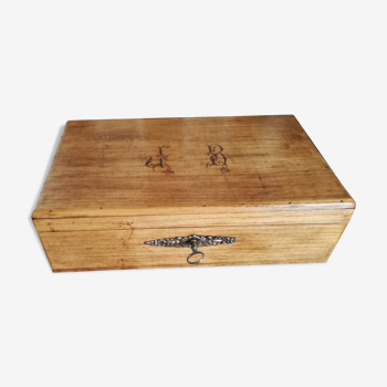 Initial original waxed wooden box j b