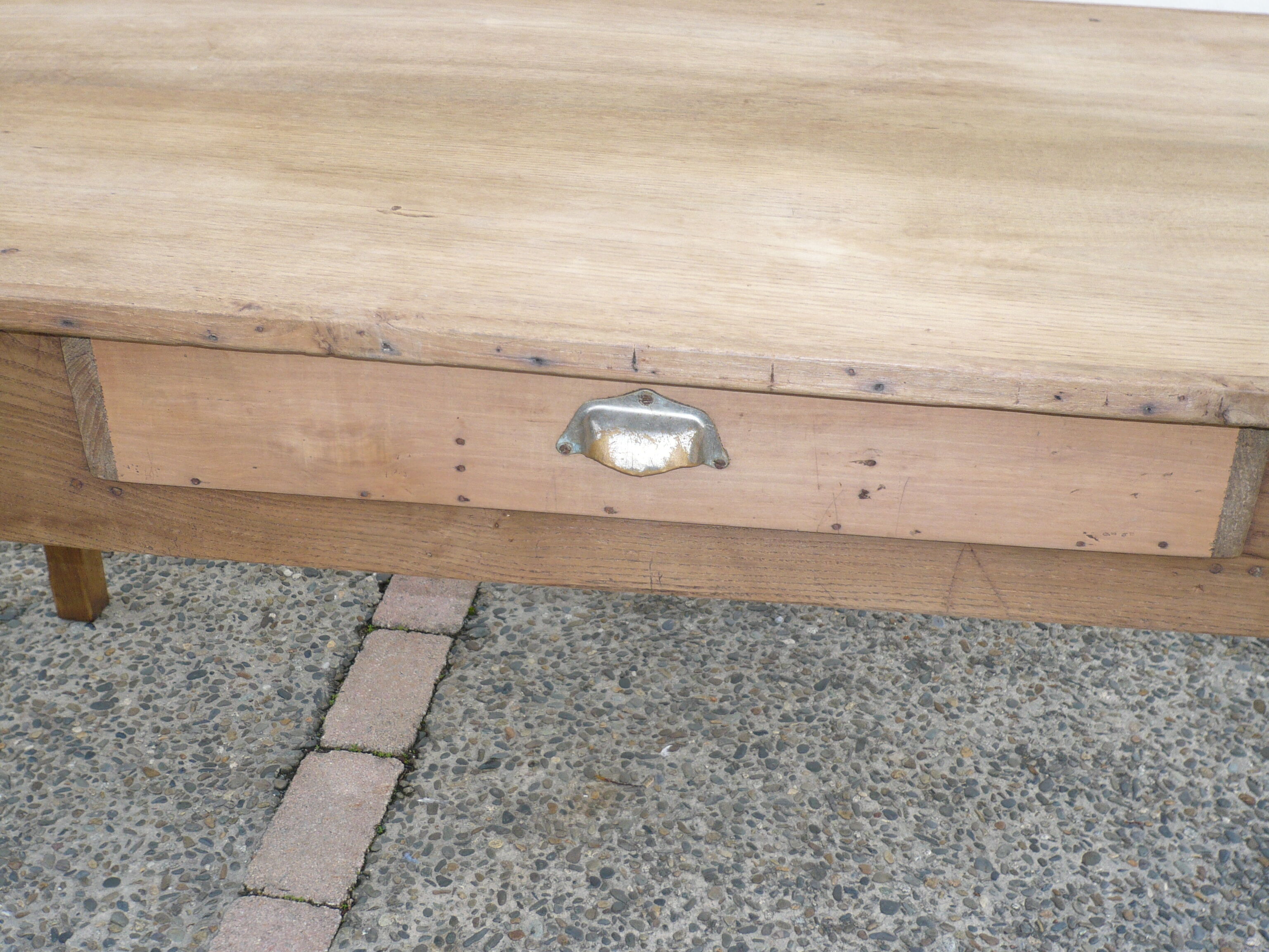 Farm table