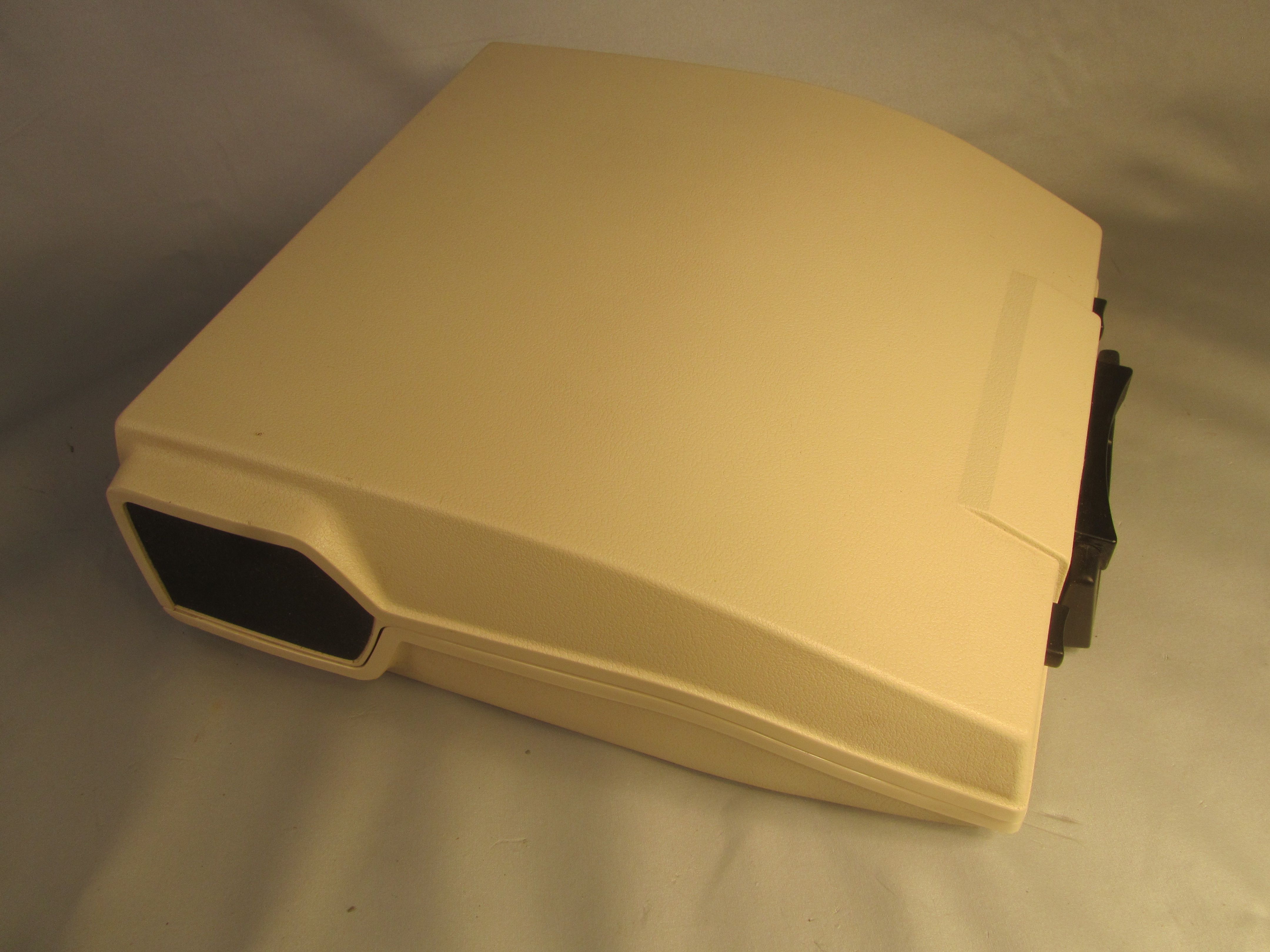 Brother 750 TR typewriter as new. Made in Japan new roll