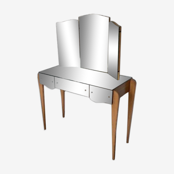 Mirrored dressing table