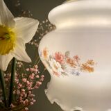 Baladeuse globe vintage en opaline blanche avec dessins de fleurs
