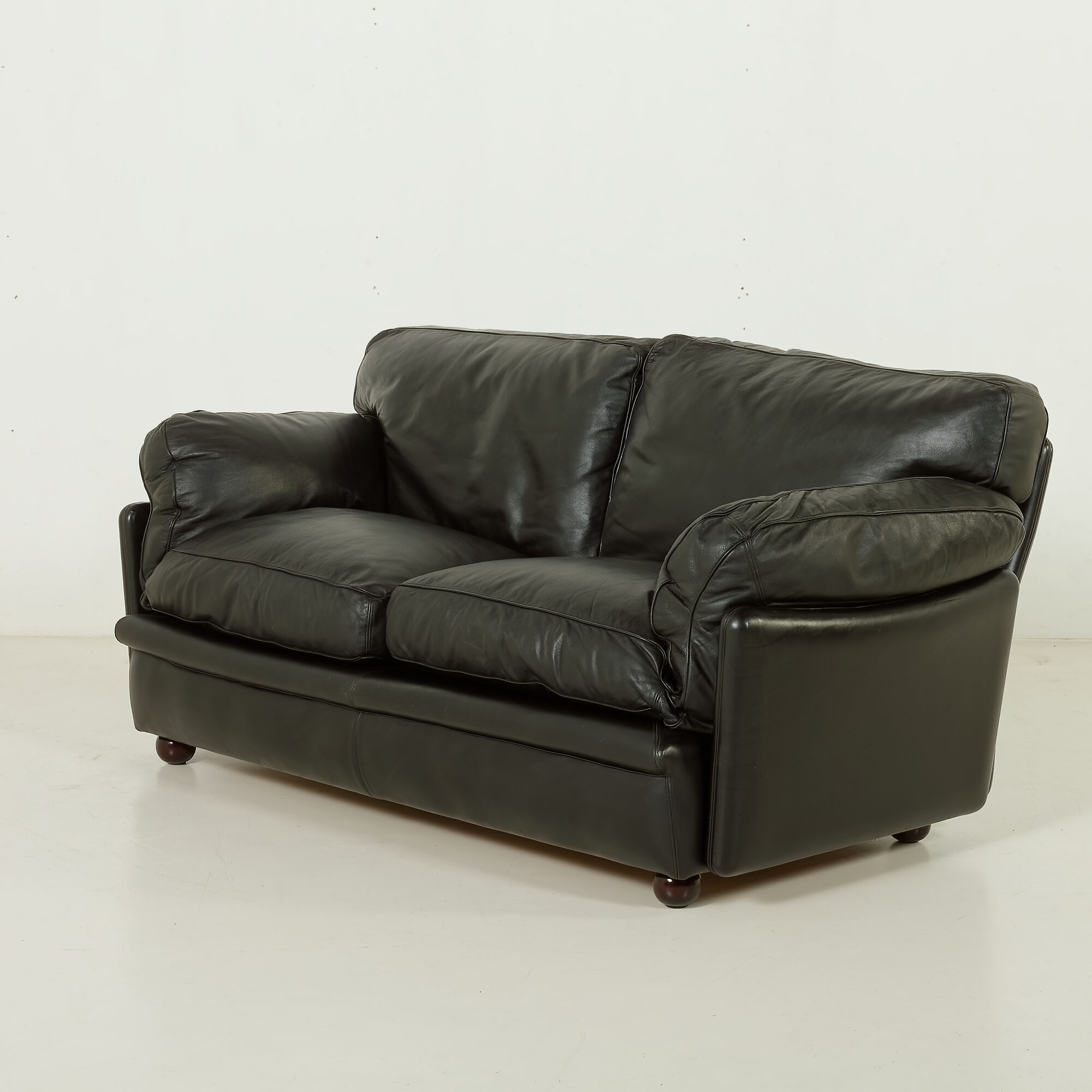Poppy 2-seater leather sofa by Tito Agnoli for Poltrona Frau, 1970s