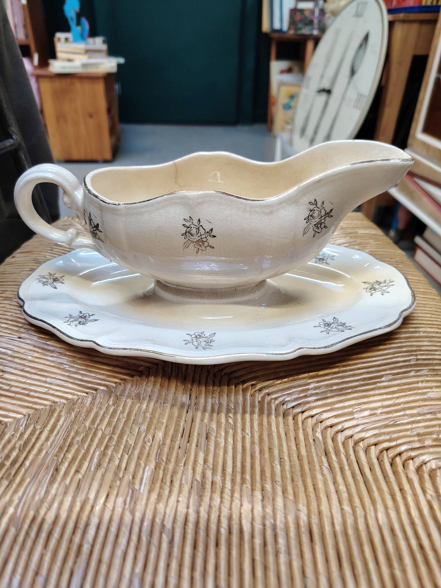 Sauceboat Sarreguemines-Digoin model Flowers of France