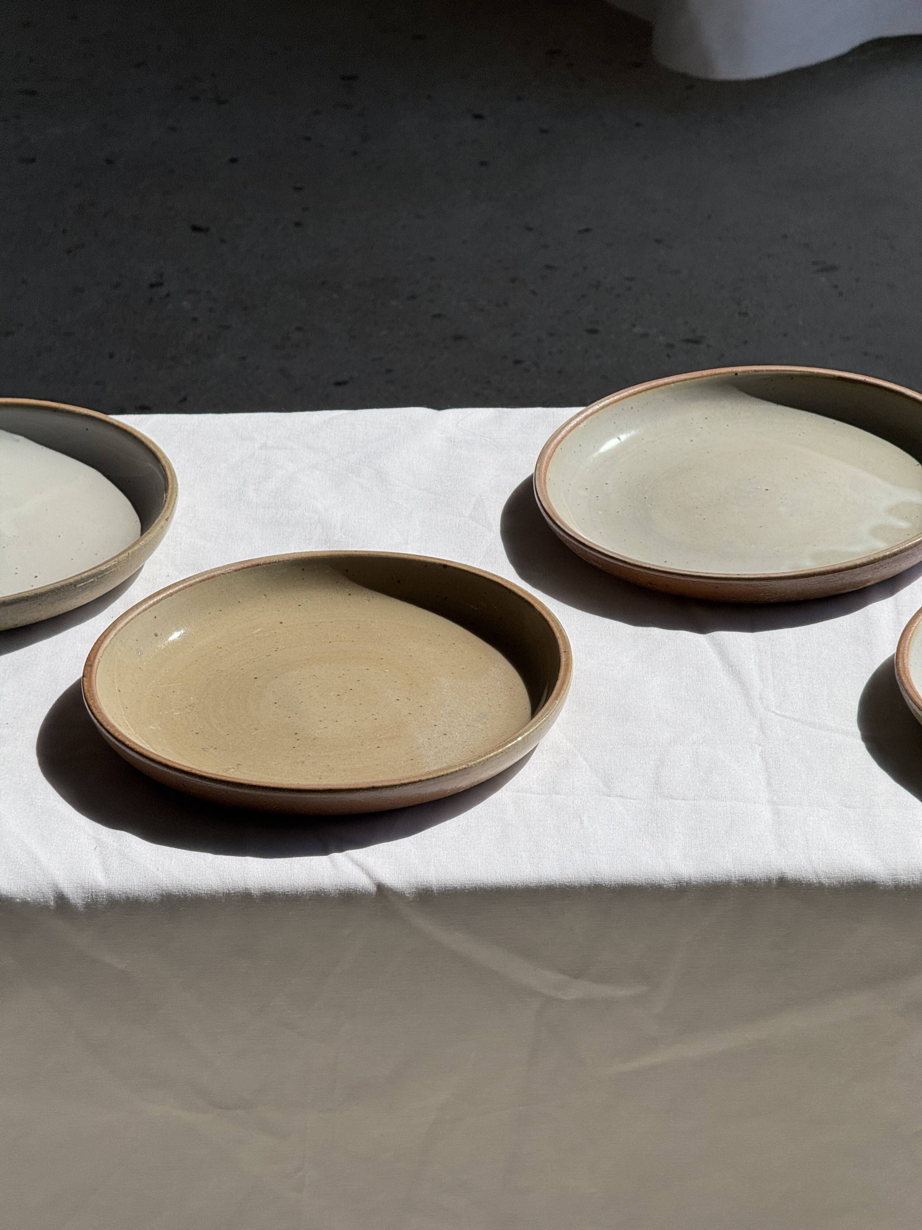 Set of 6 handmade stoneware plates in glazed beige and brown D20 H3