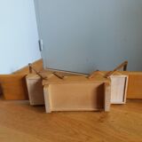 Sewing box worker