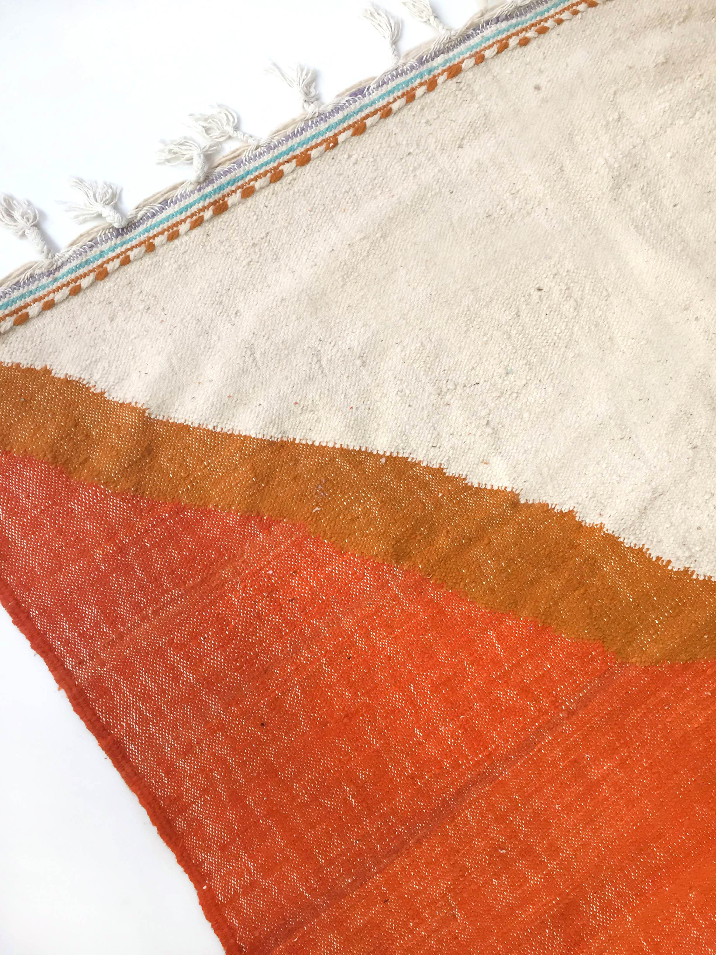 Ecru Berber Kilim rug with colored areas 305x190cm