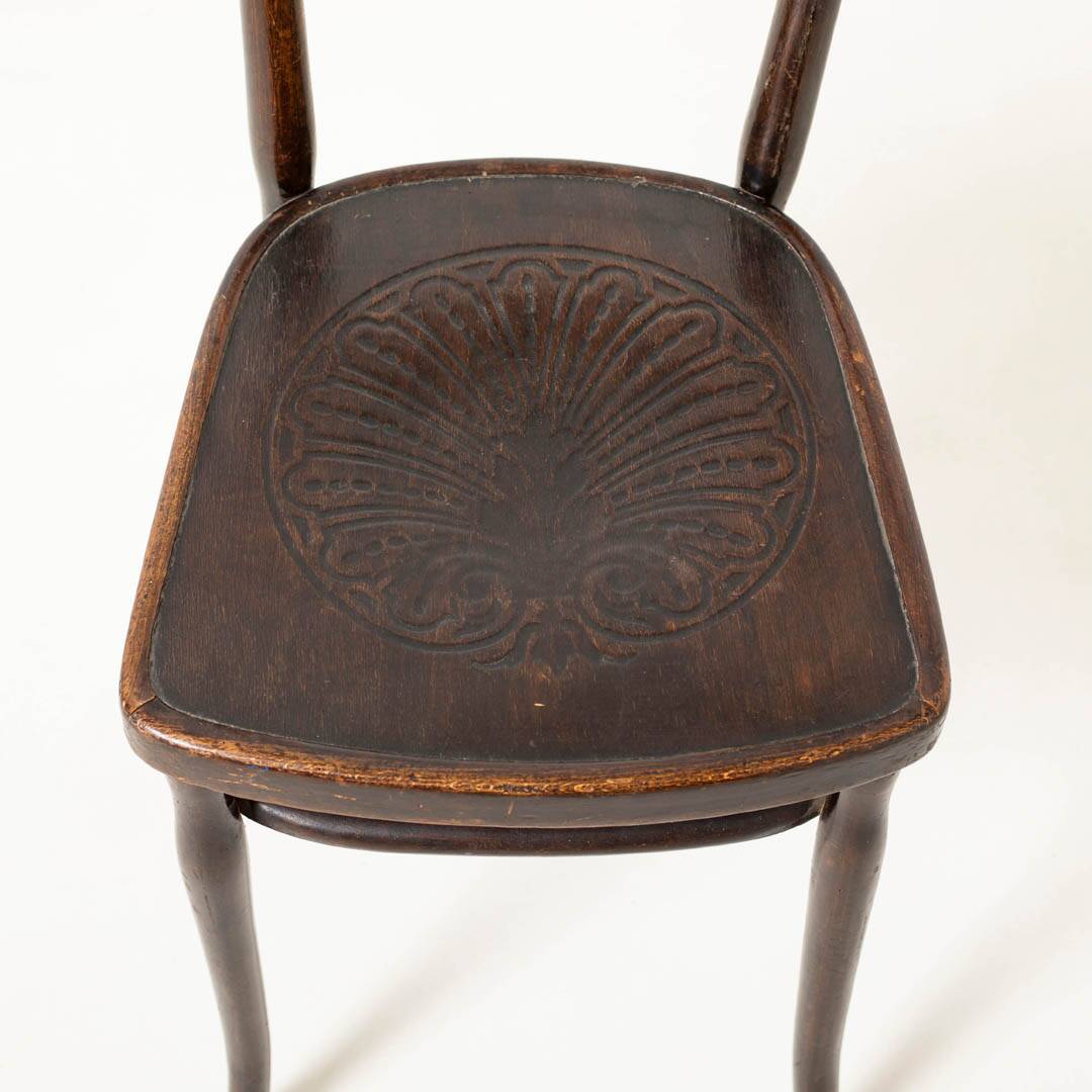 Paire de chaises de café / salle à manger en bois courbé antiques par J&J Kohn, Autriche, vers 1