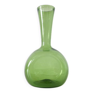 Vase en verre soufflé vert italien Empoli 1950