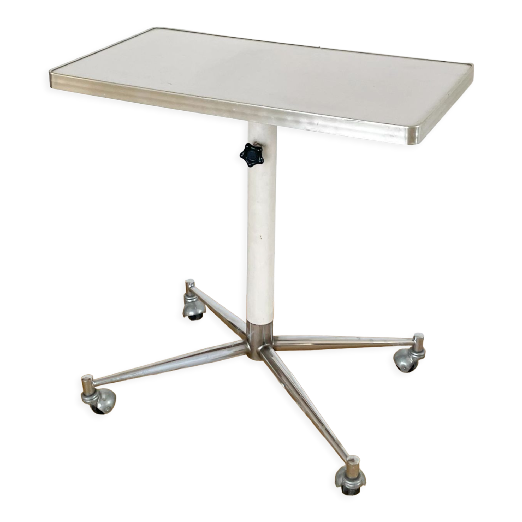 Tablet with chrome and white lacquered wheels