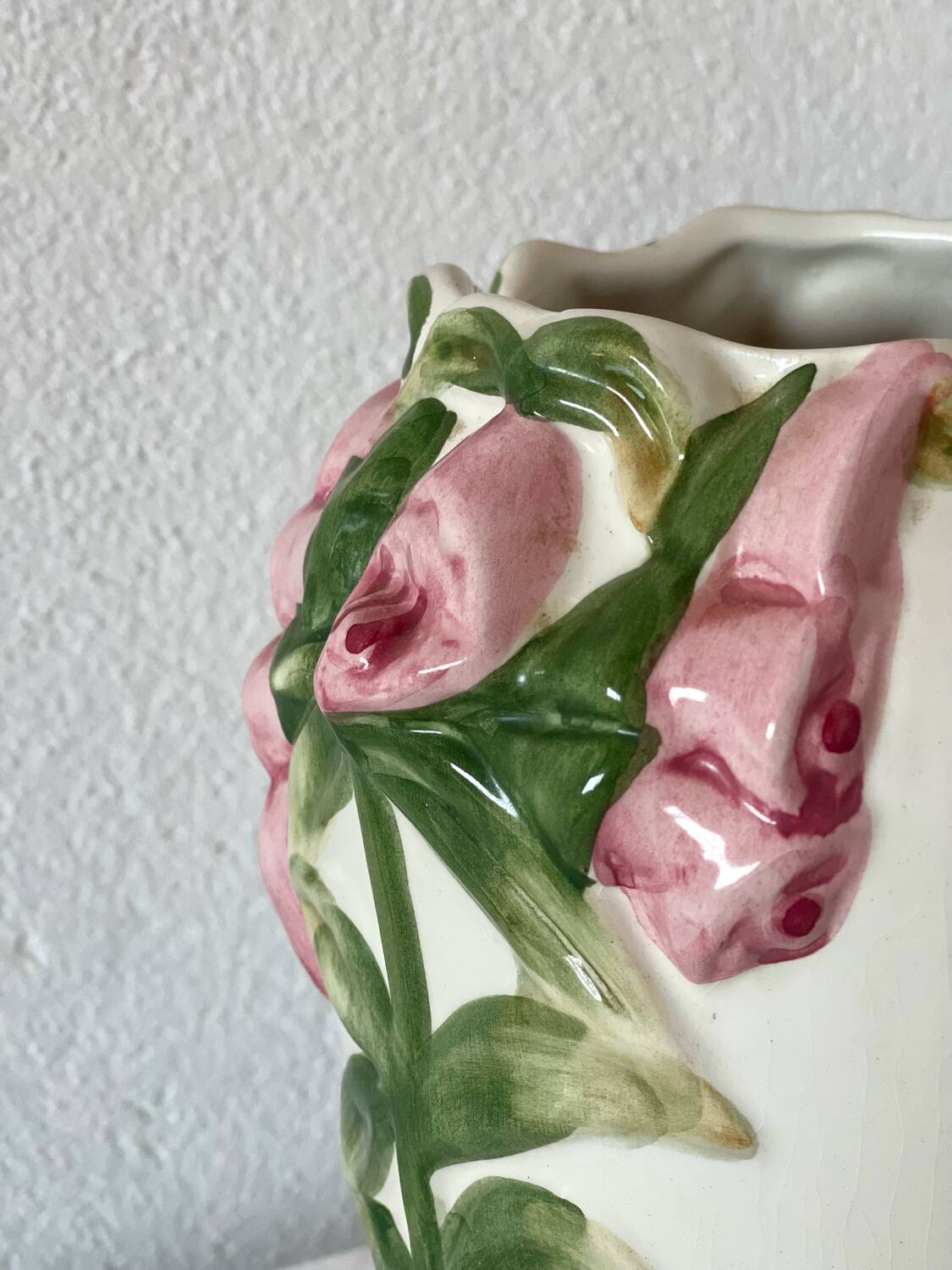 Slip vase.