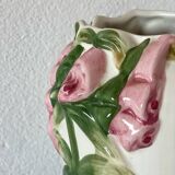 Slip vase.