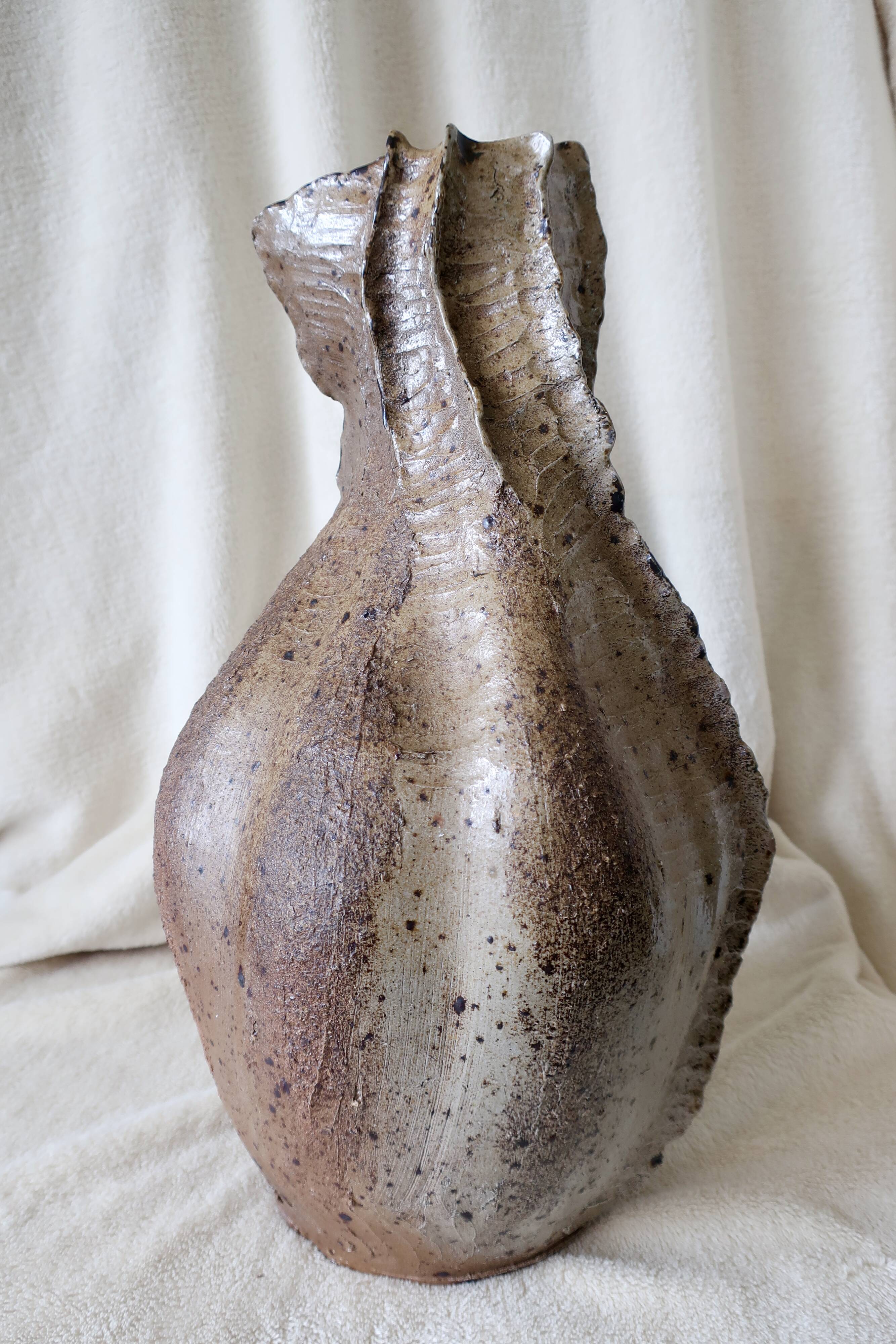 Jean Linard, the milestone, sculptural vase in stoneware, unique piece, in very good condition.