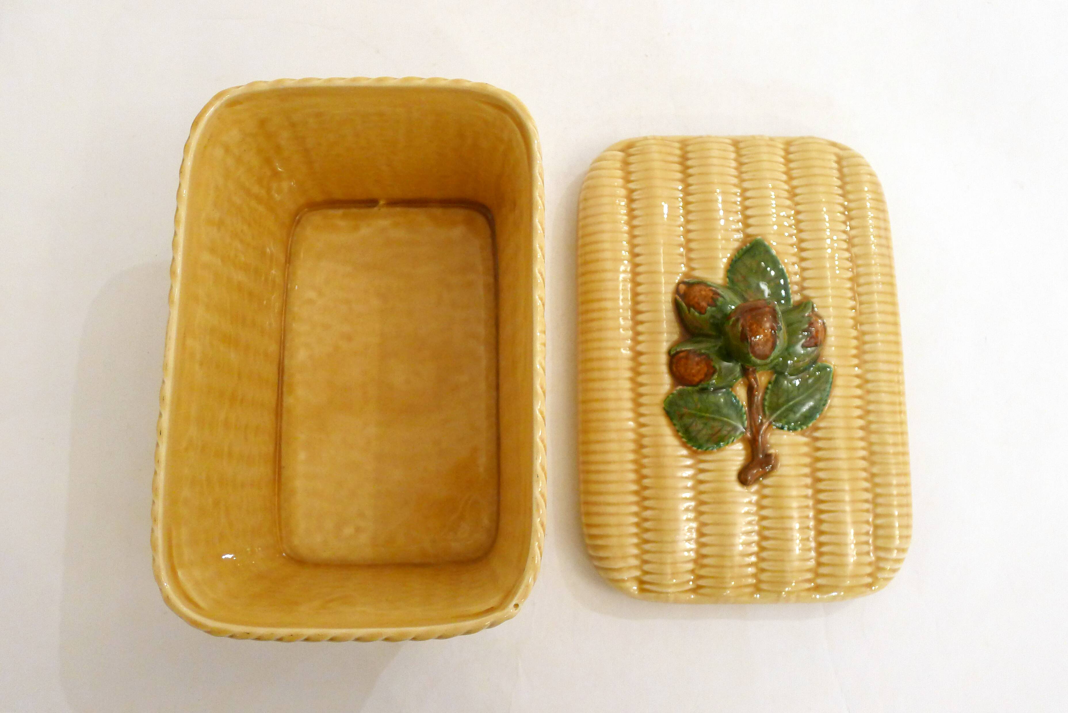 Boite barbotine Panier de noisettes Gien 1960'