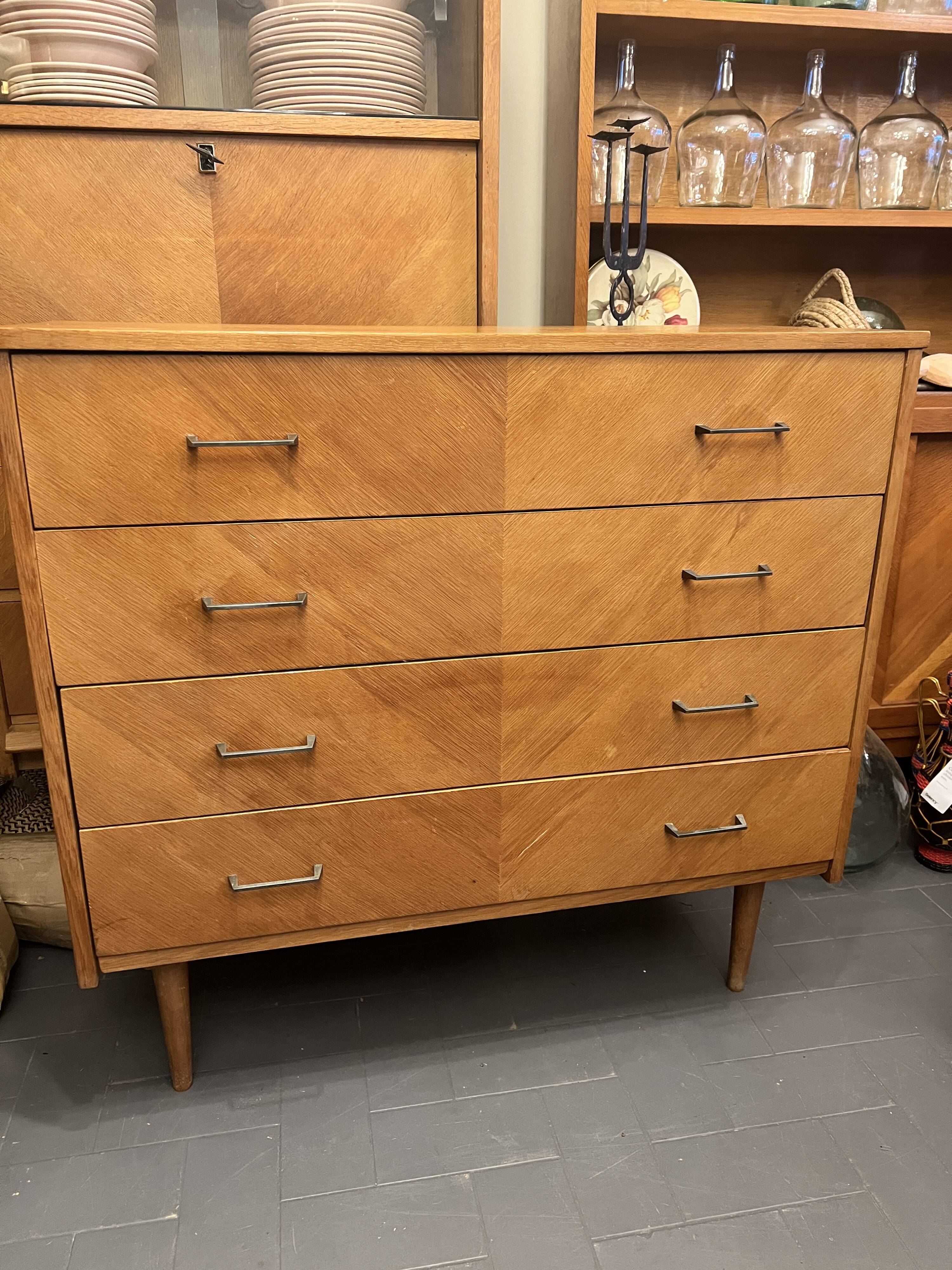 Pop up Noël 2022 - Commode vintage