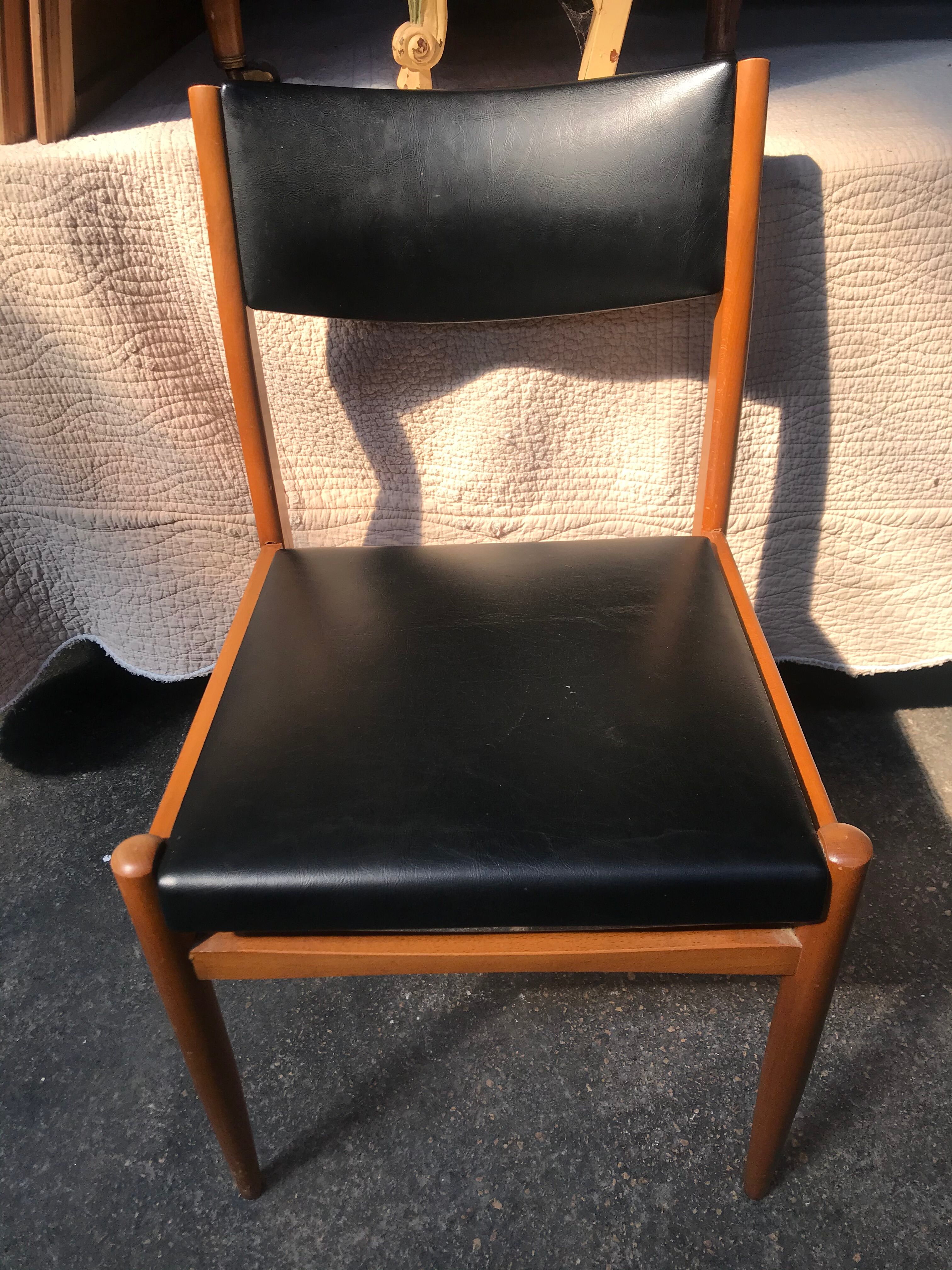 4 scandinavian chairs skai black