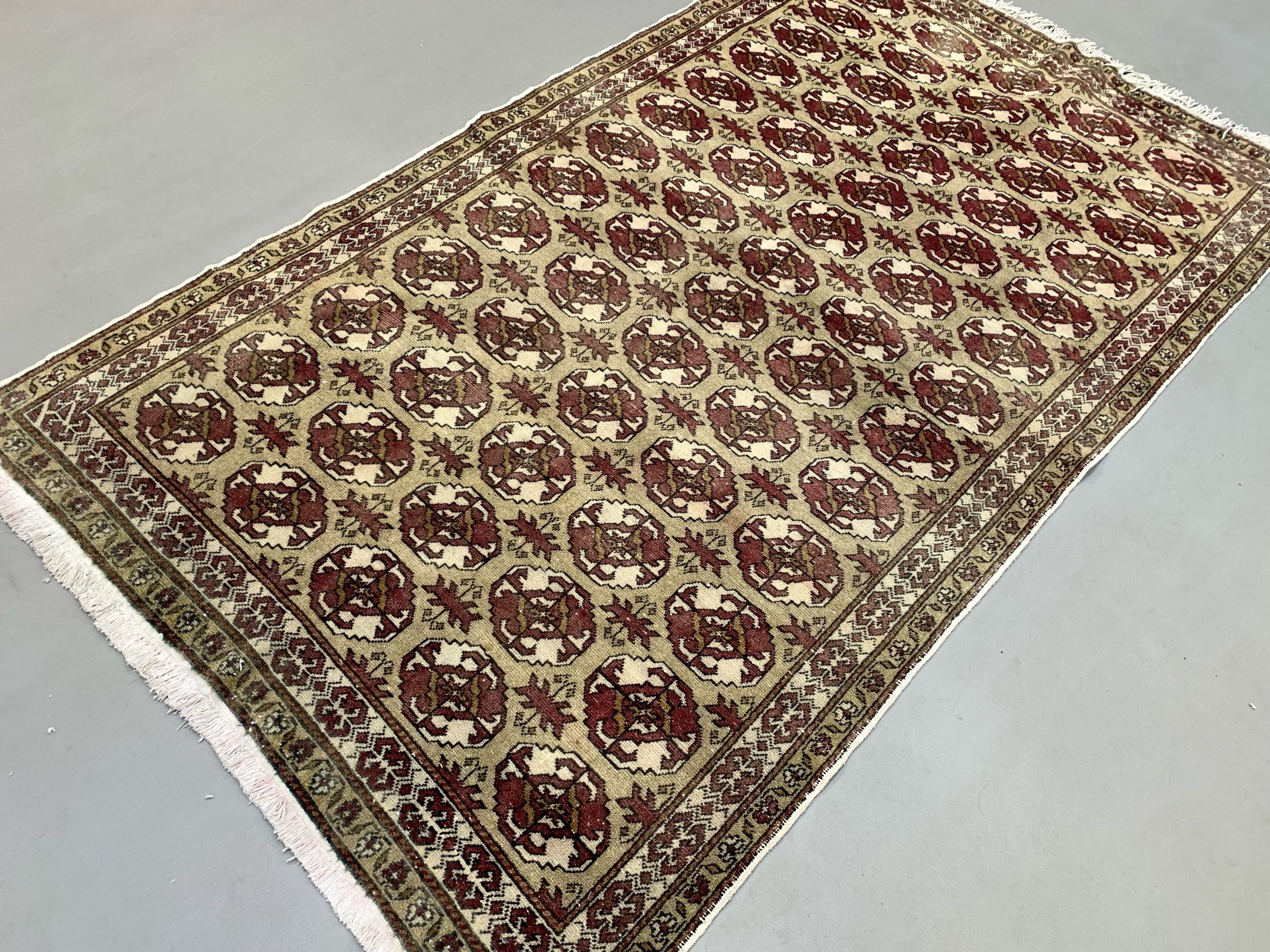 Vintage turkish rug 225x131 cm