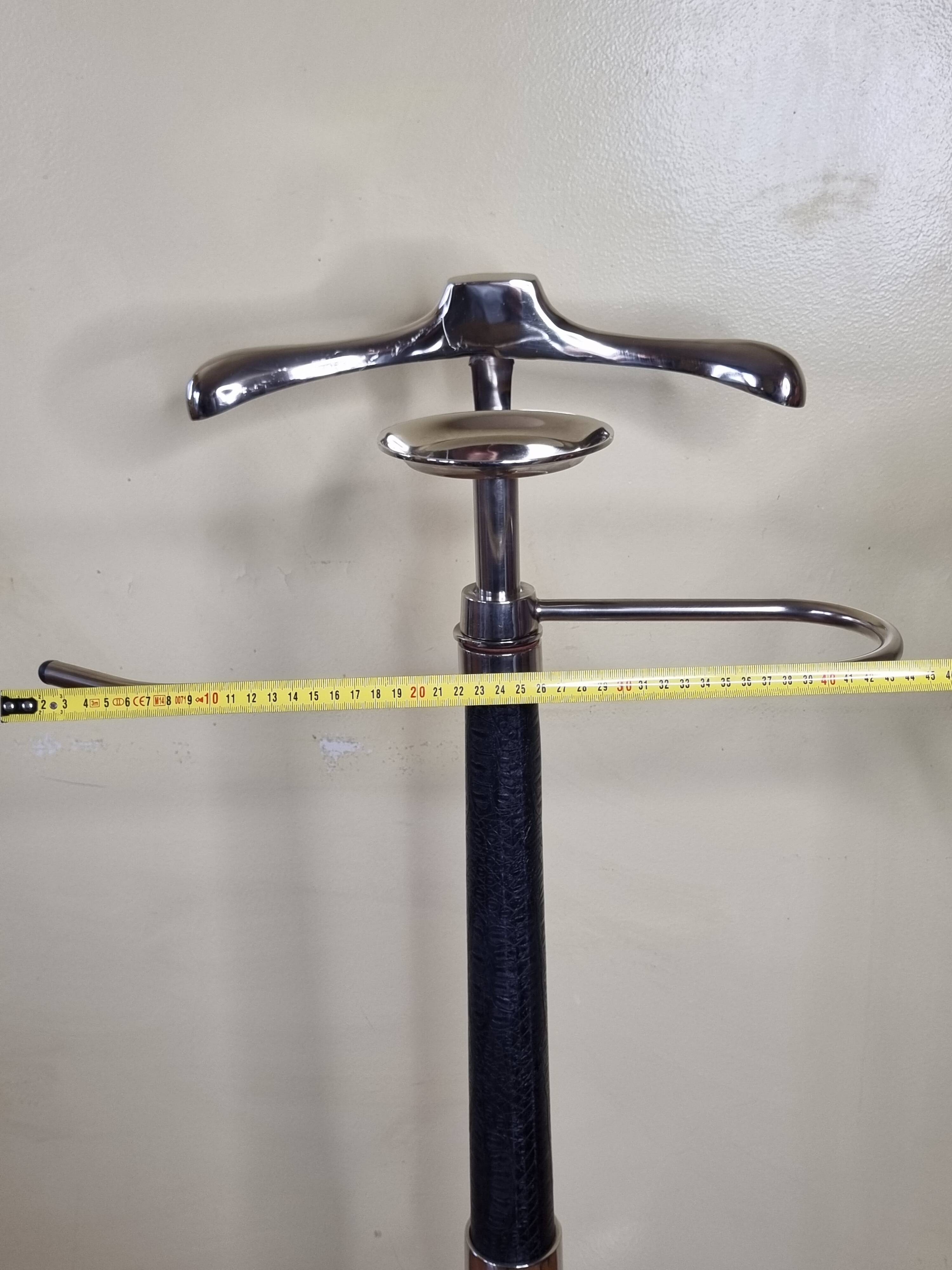 Vintage metal and leather valet stand, 1980s, 125 cm
