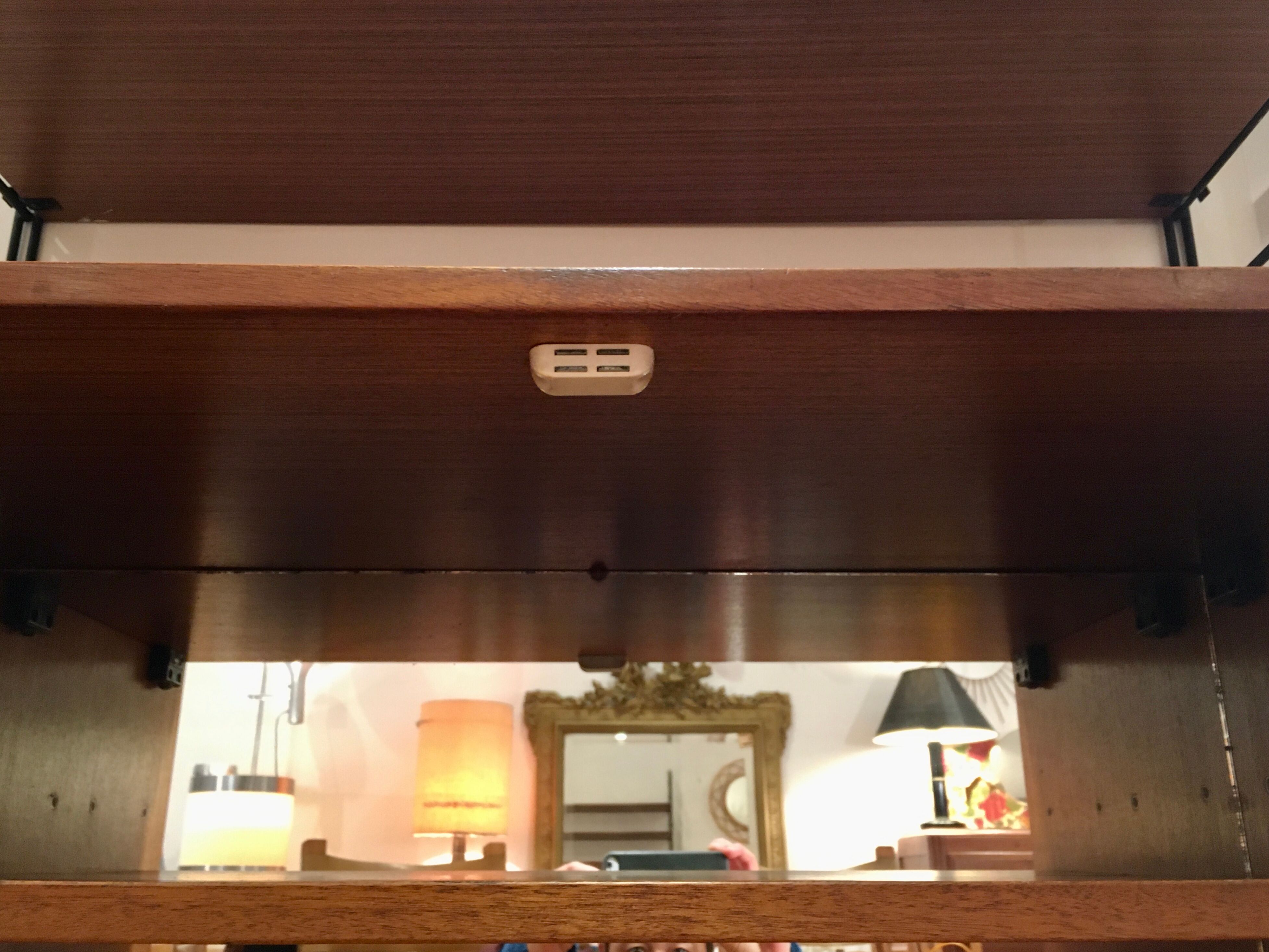 Vintage shelf system