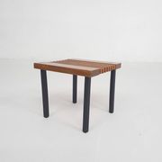 Petite table d'appoint en bois et métal, Pays-Bas années 1960.